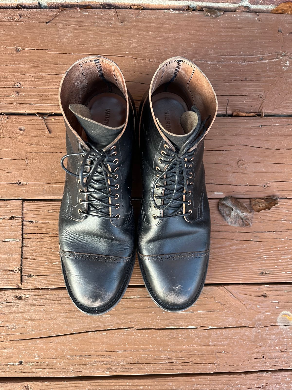 Photo by PerHansa on January 3, 2025 of the Viberg Service Boot BCT in Horween Black Teacore Double Cordovan Butts.