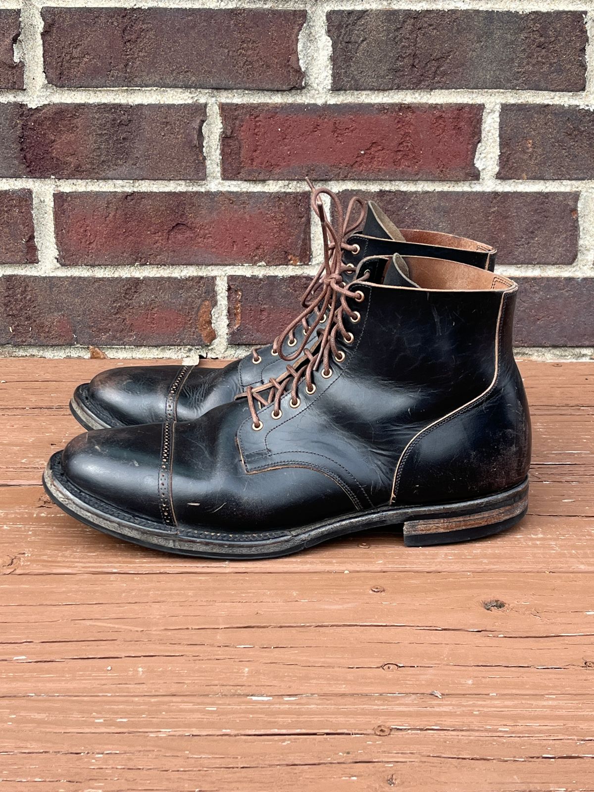 Photo by PerHansa on April 1, 2025 of the Viberg Service Boot BCT in Horween Black Teacore Double Cordovan Butts.