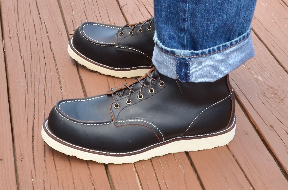 Photo by PerHansa on January 18, 2025 of the Red Wing 6-Inch Classic Moc in S.B. Foot Black Prairie.