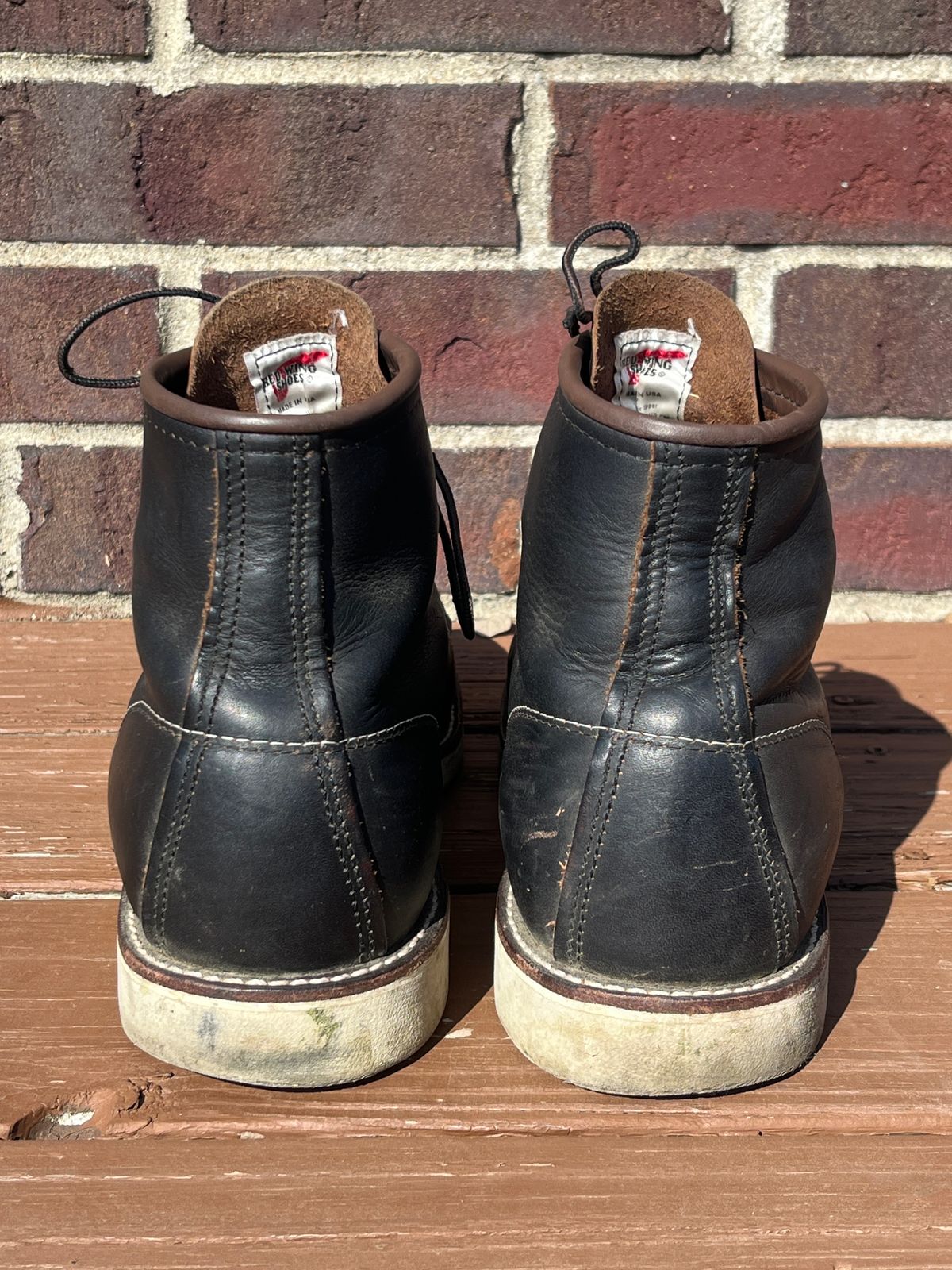 Photo by PerHansa on May 18, 2025 of the Red Wing 6-Inch Classic Moc in S.B. Foot Black Prairie.