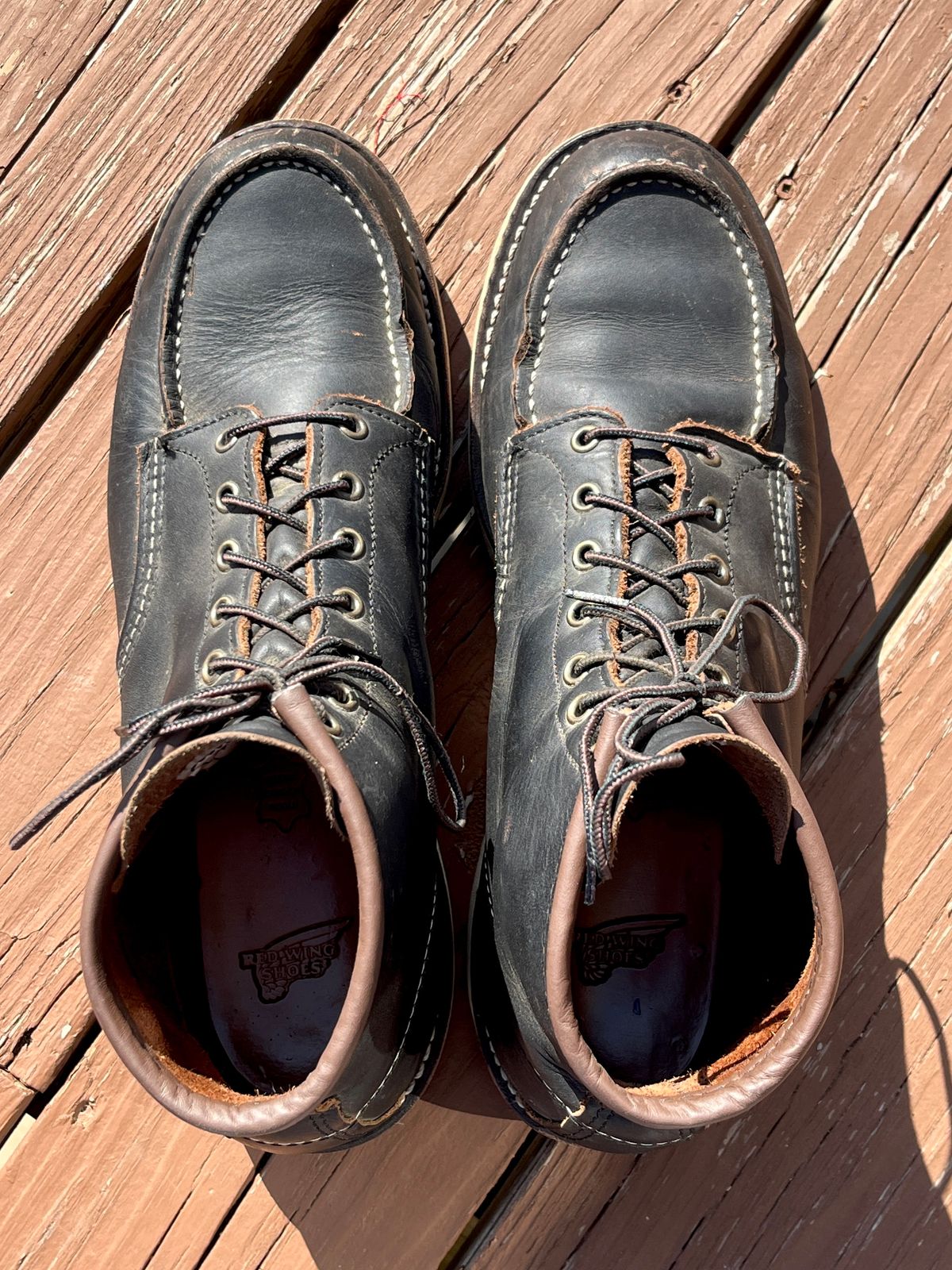 Photo by PerHansa on May 18, 2025 of the Red Wing 6-Inch Classic Moc in S.B. Foot Black Prairie.