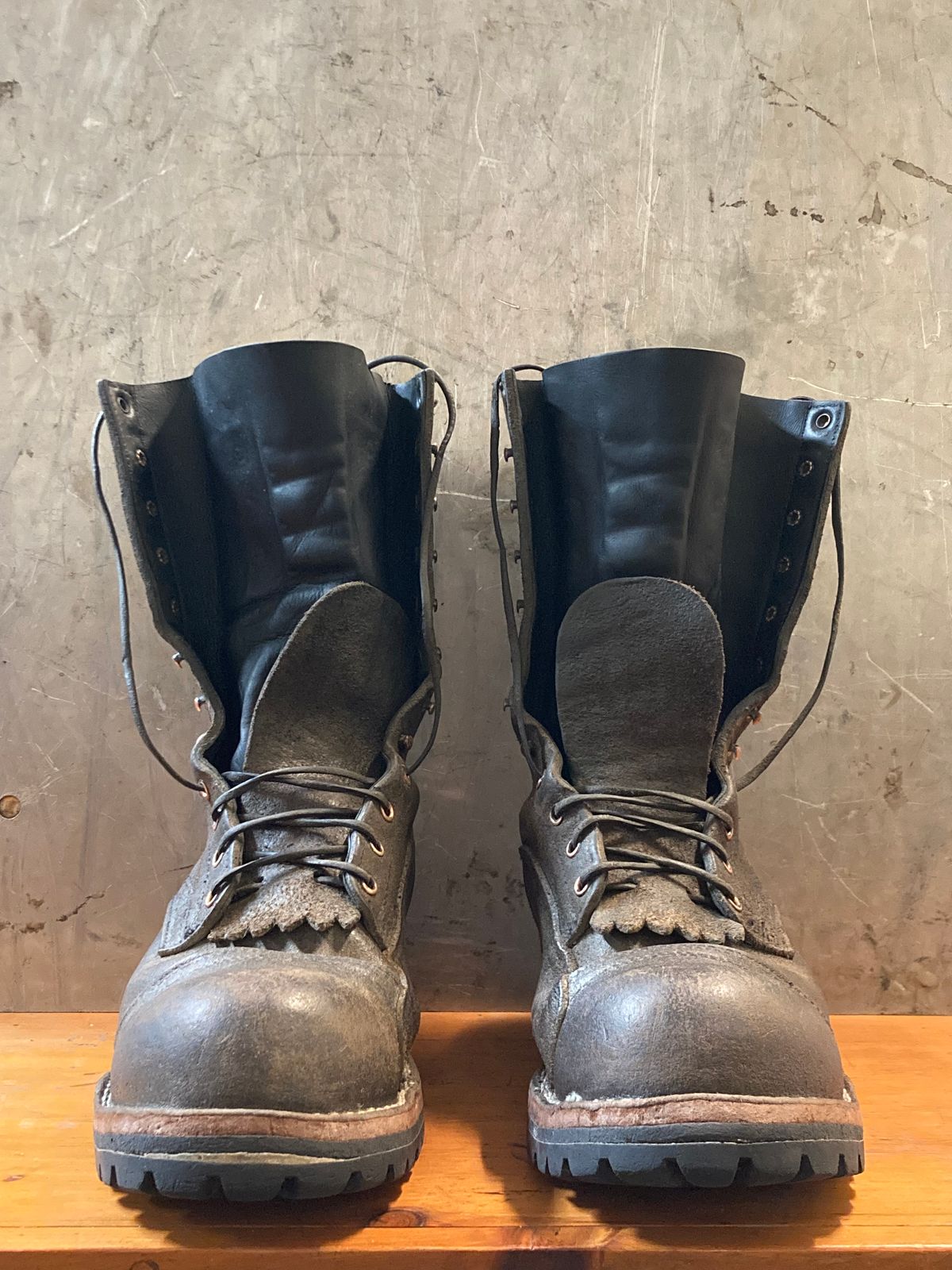 Photo by LowUFO on December 5, 2025 of the Nicks MTO in 1964 Ash Grey.