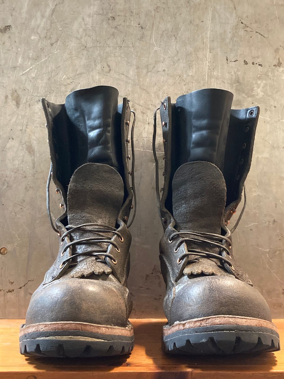 Photo by LowUFO on January 4, 2026 of the Nicks MTO in 1964 Ash Grey.