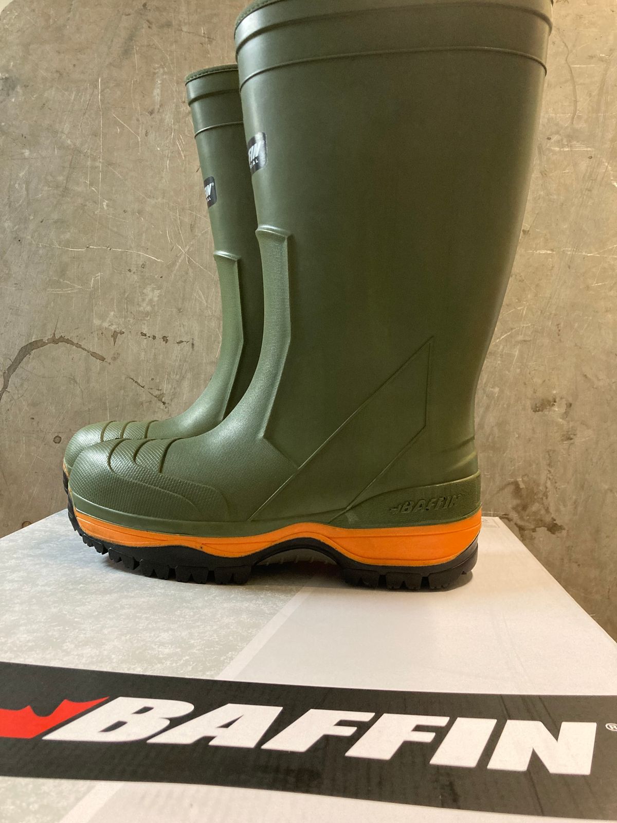 Photo by LowUFO on October 10, 2023 of the Baffin Icebear in Polyurethane.