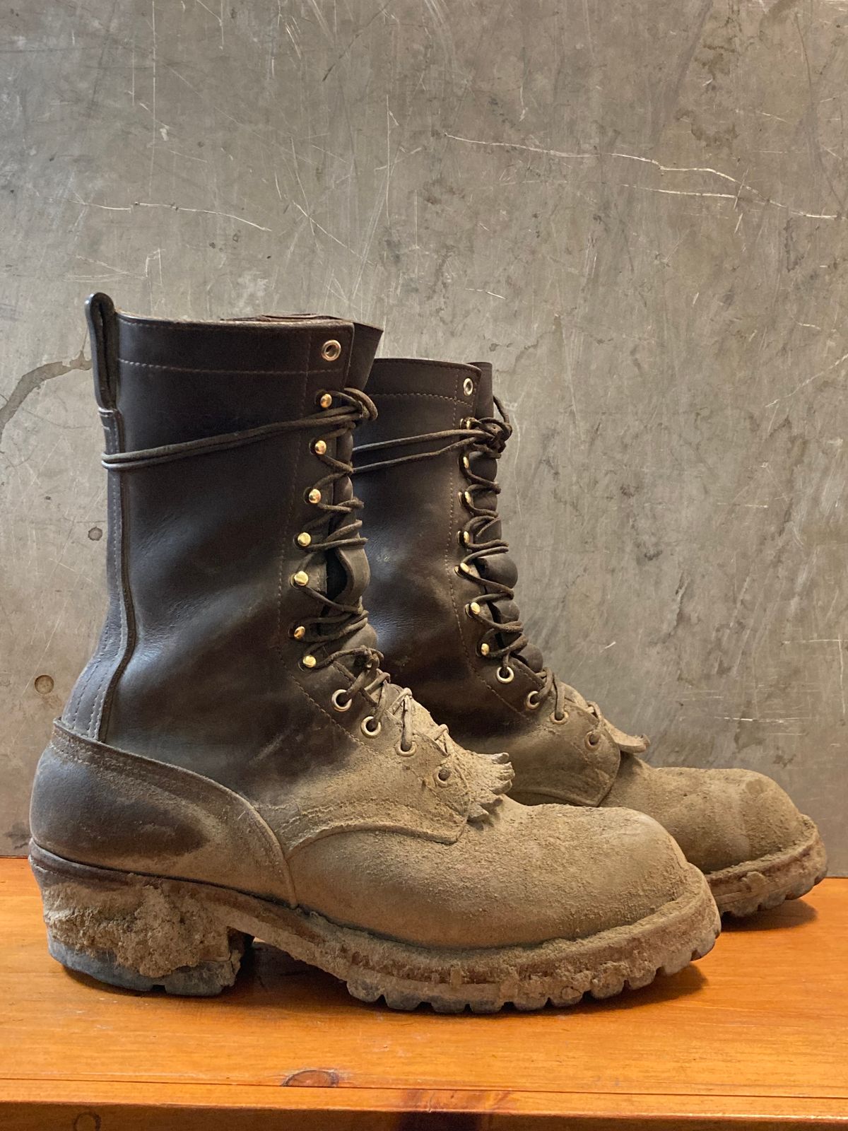 Photo by LowUFO on October 10, 2023 of the Nicks BuilderPro in Seidel 1964 Walnut Roughout.