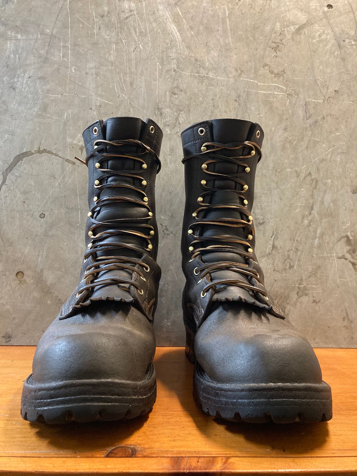 Photo by LowUFO on October 22, 2023 of the Nicks BuilderPro in Seidel 1964 Walnut Roughout.