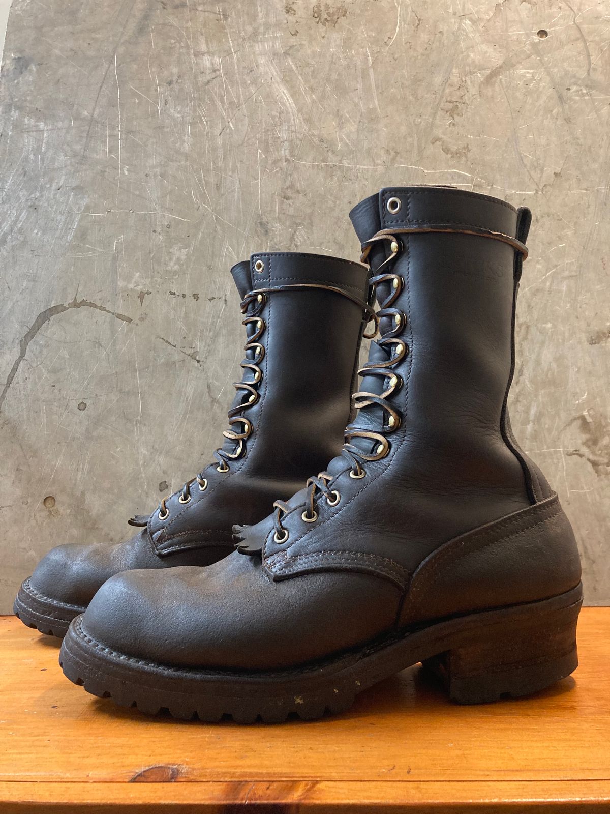 Photo by LowUFO on October 22, 2023 of the Nicks BuilderPro in Seidel 1964 Walnut Roughout.