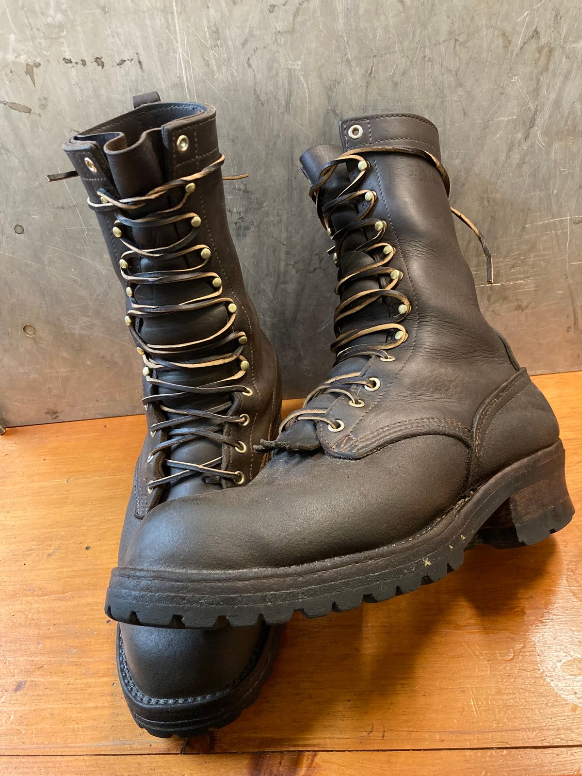 Photo by LowUFO on October 22, 2023 of the Nicks BuilderPro in Seidel 1964 Walnut Roughout.