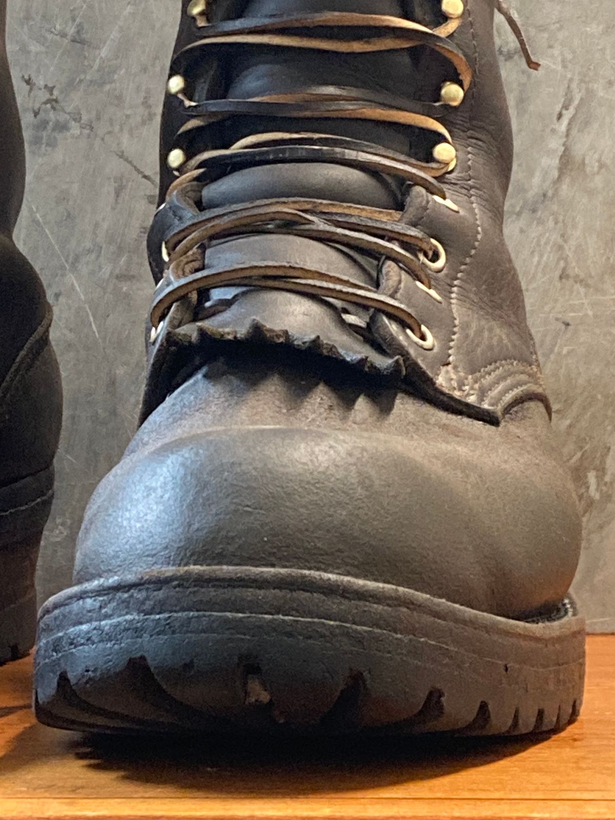 Photo by LowUFO on October 22, 2023 of the Nicks BuilderPro in Seidel 1964 Walnut Roughout.