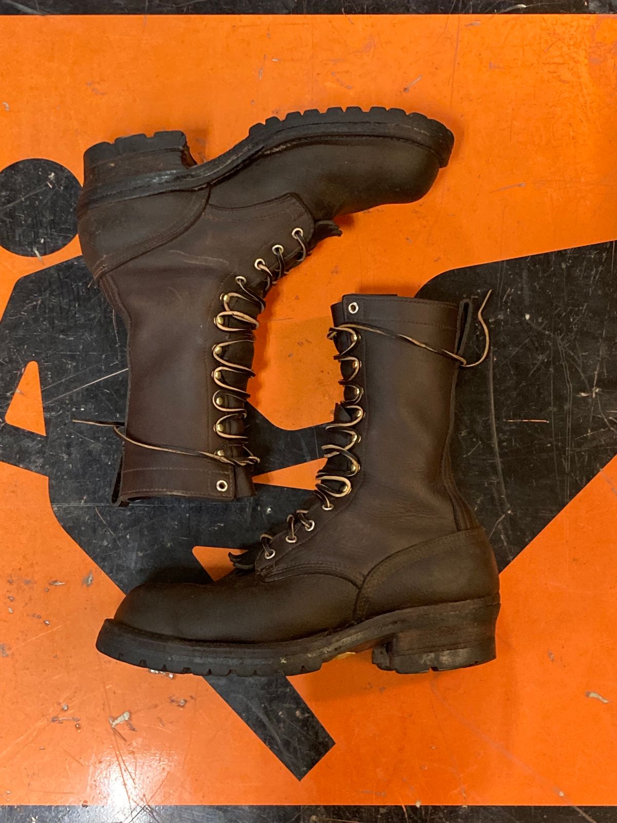 Photo by LowUFO on October 22, 2023 of the Nicks BuilderPro in Seidel 1964 Walnut Roughout.
