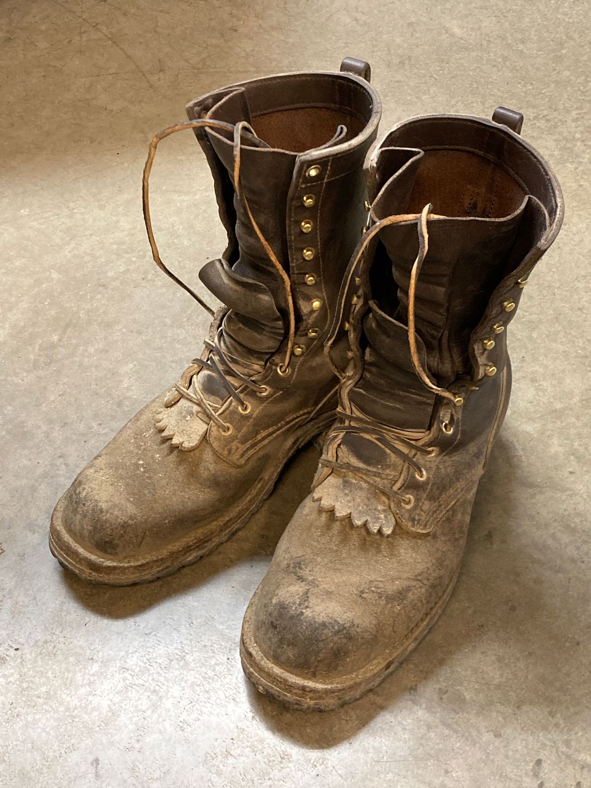 Photo by LowUFO on October 24, 2023 of the Nicks BuilderPro in Seidel 1964 Walnut Roughout.