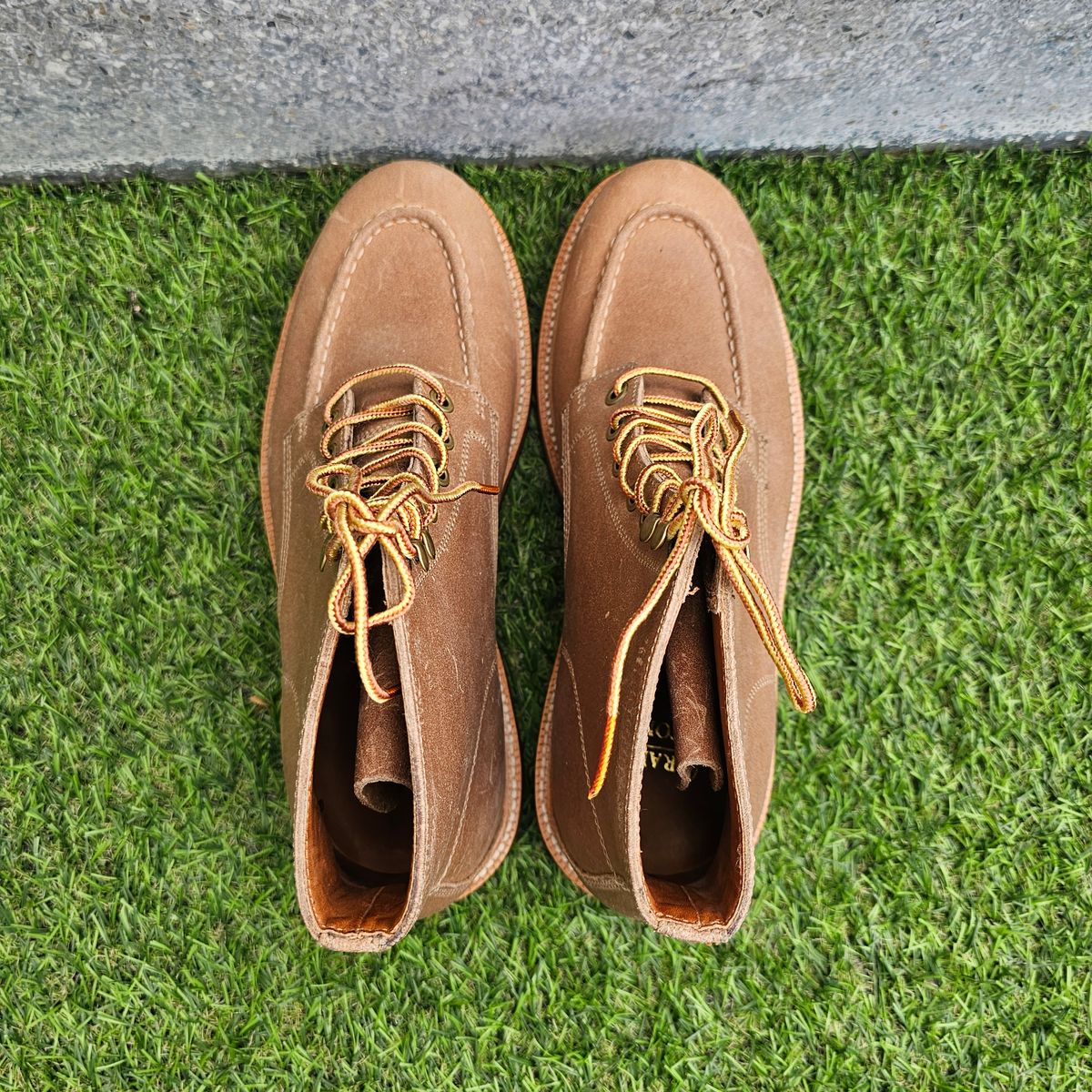 Photo by nutztee on October 1, 2024 of the Grant Stone Brass Boot in C.F. Stead Natural Waxy Commander Suede.