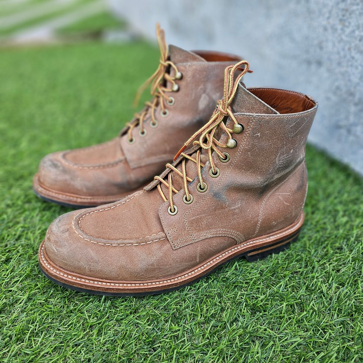 Photo by nutztee on November 5, 2024 of the Grant Stone Brass Boot in C.F. Stead Natural Waxy Commander Suede.