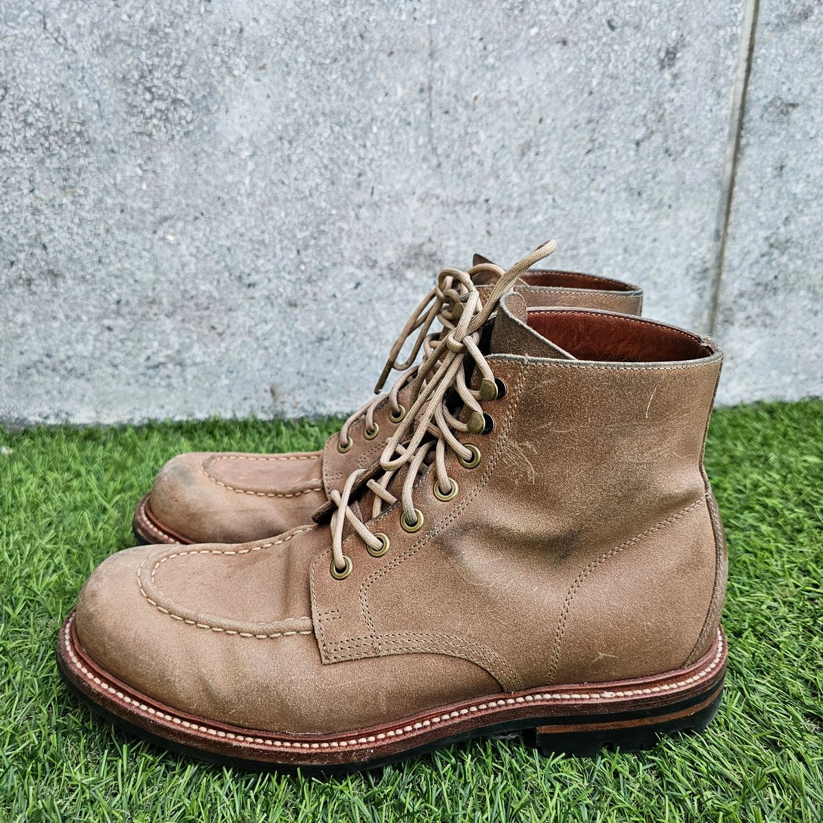 Photo by nutztee on January 4, 2025 of the Grant Stone Brass Boot in C.F. Stead Natural Waxy Commander Suede.