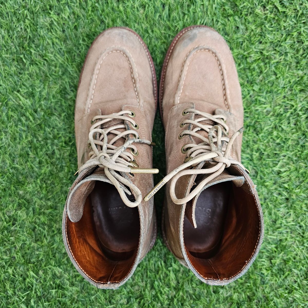 Photo by nutztee on January 4, 2025 of the Grant Stone Brass Boot in C.F. Stead Natural Waxy Commander Suede.