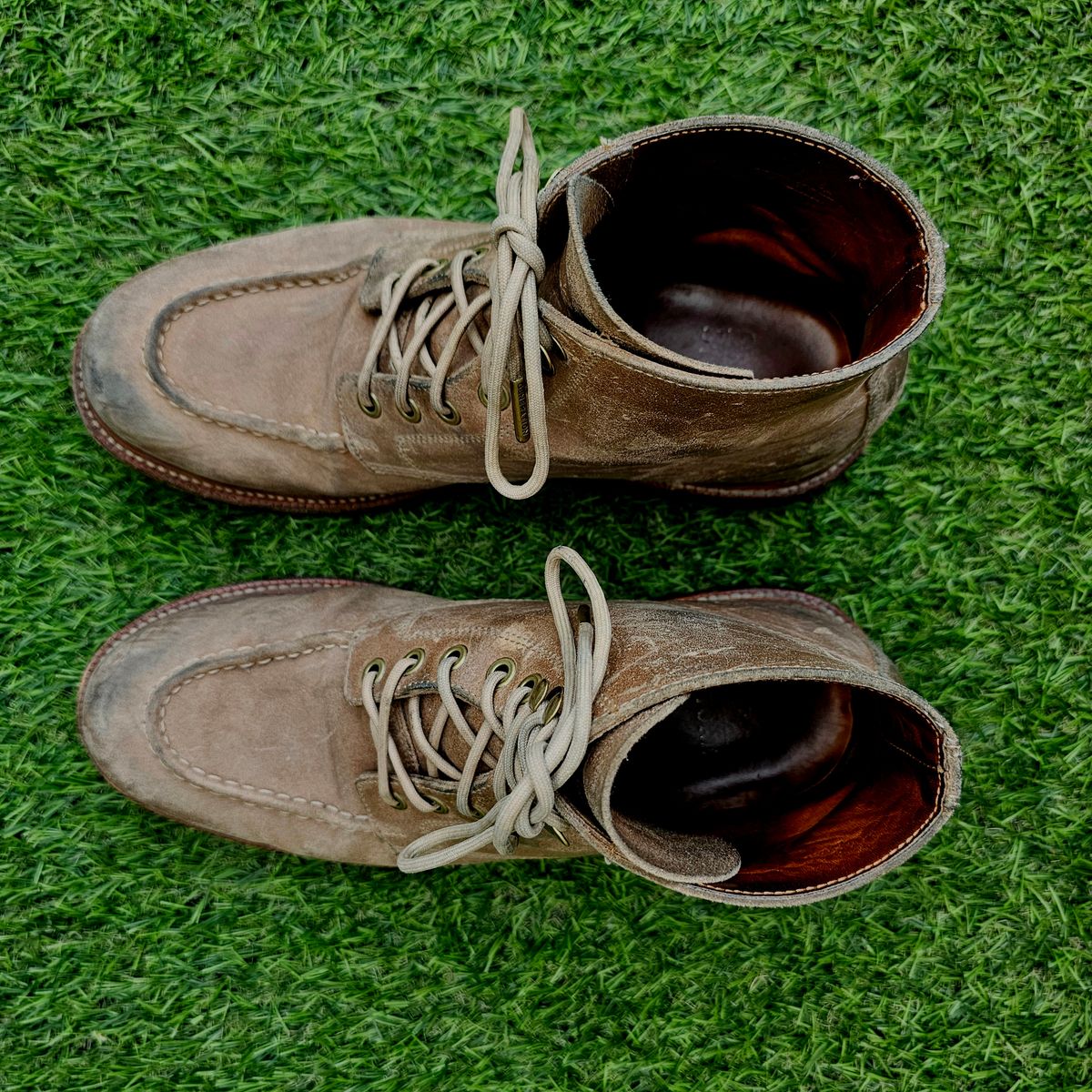 Photo by nutztee on February 2, 2025 of the Grant Stone Brass Boot in C.F. Stead Natural Waxy Commander Suede.