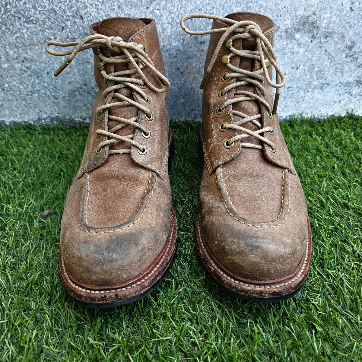 Photo by nutztee on March 2, 2025 of the Grant Stone Brass Boot in C.F. Stead Natural Waxy Commander Suede.