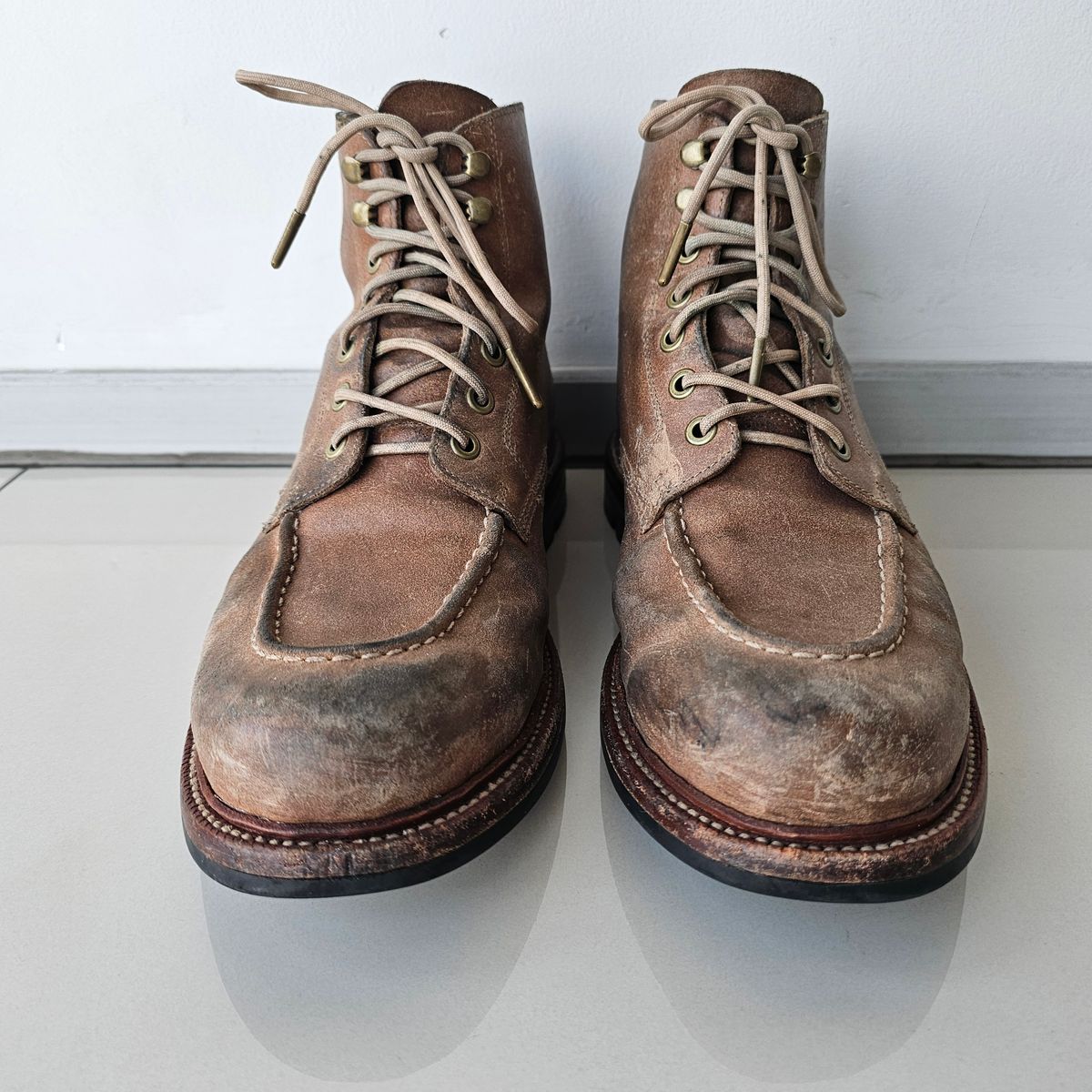 Photo by nutztee on April 4, 2025 of the Grant Stone Brass Boot in C.F. Stead Natural Waxy Commander Suede.