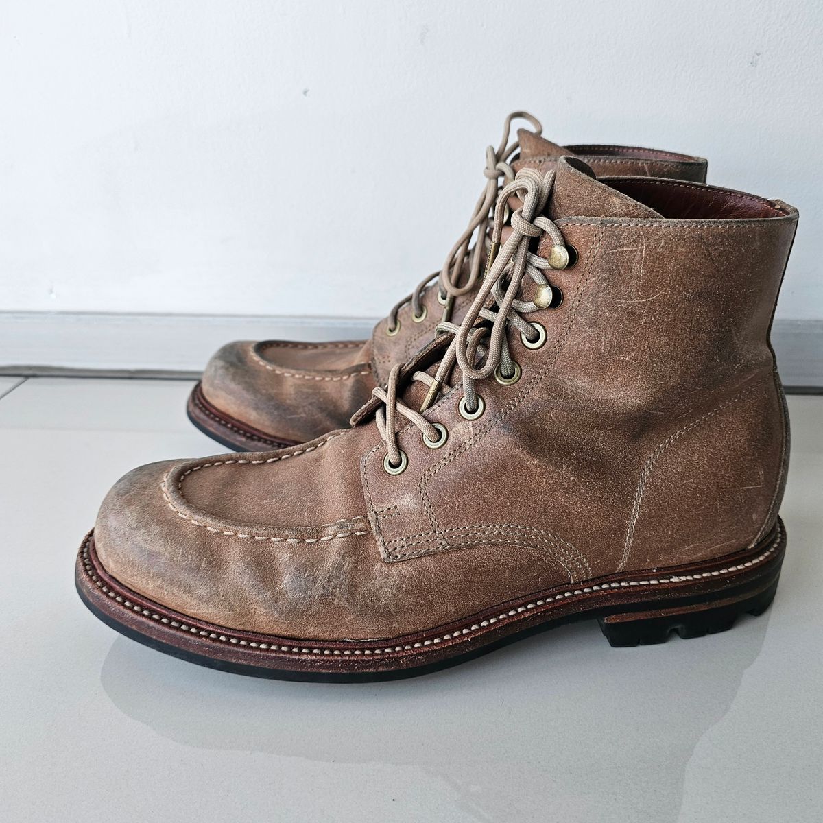 Photo by nutztee on April 4, 2025 of the Grant Stone Brass Boot in C.F. Stead Natural Waxy Commander Suede.