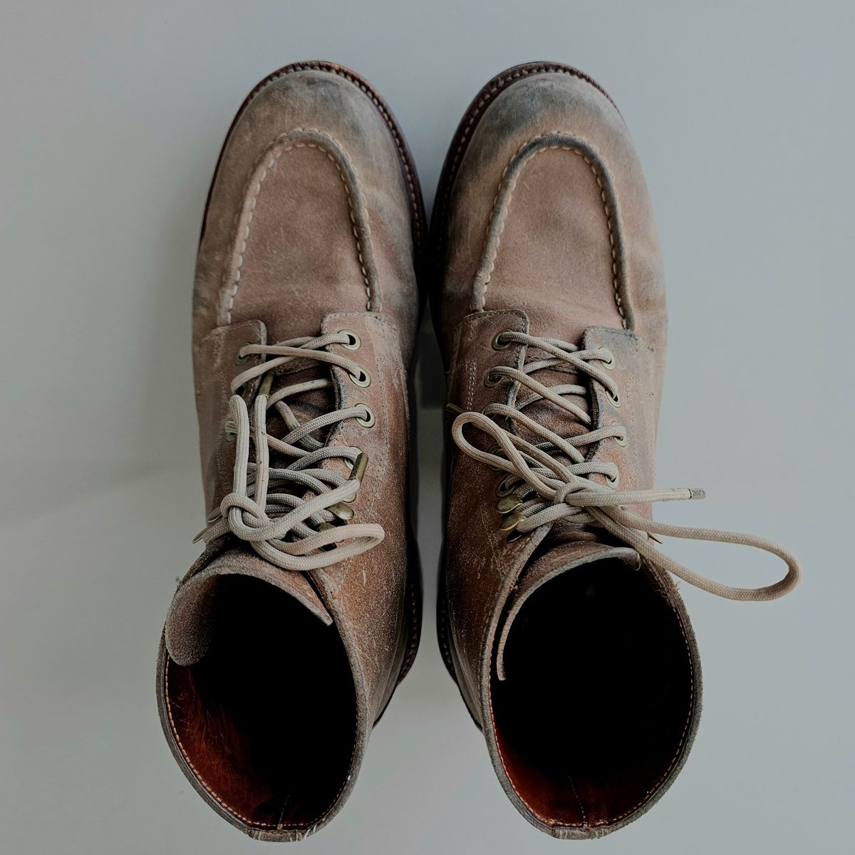 Photo by nutztee on April 4, 2025 of the Grant Stone Brass Boot in C.F. Stead Natural Waxy Commander Suede.