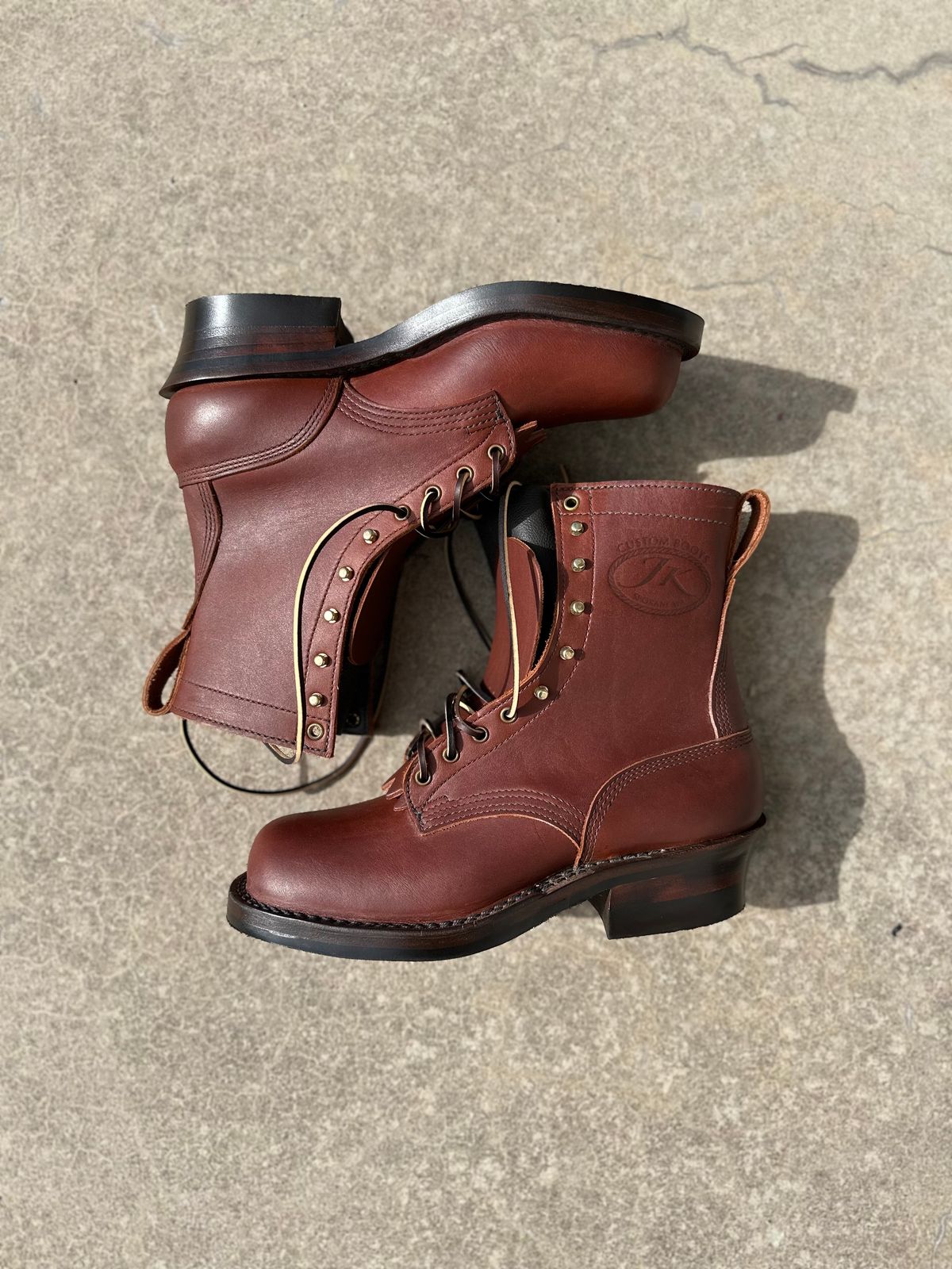 Photo by n_1n on October 1, 2024 of the JK Boots Harvester in Seidel Redwood Oil Tan.