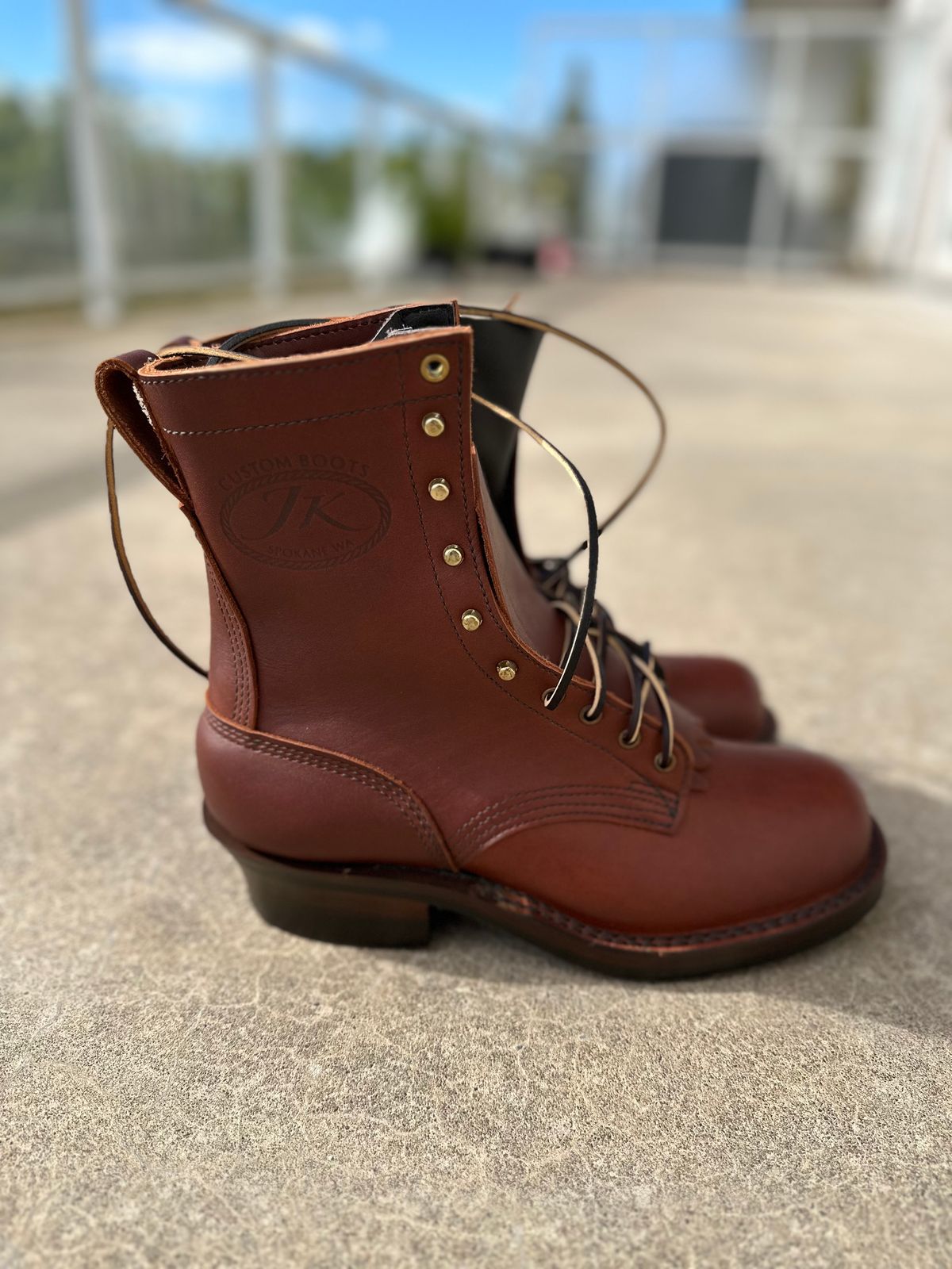 Photo by n_1n on October 1, 2024 of the JK Boots Harvester in Seidel Redwood Oil Tan.