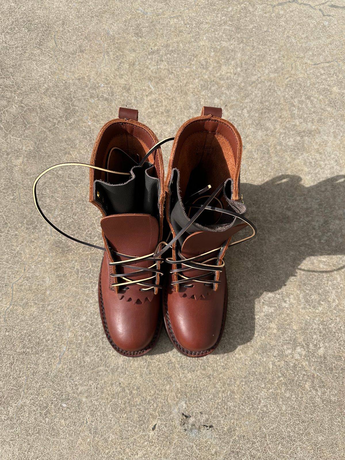 Photo by n_1n on October 1, 2024 of the JK Boots Harvester in Seidel Redwood Oil Tan.