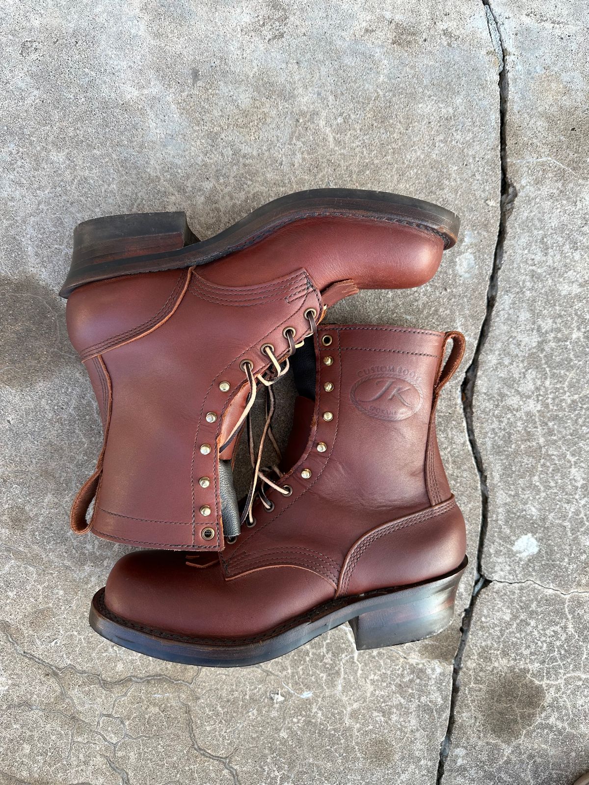 Photo by n_1n on November 1, 2024 of the JK Boots Harvester in Seidel Redwood Oil Tan.