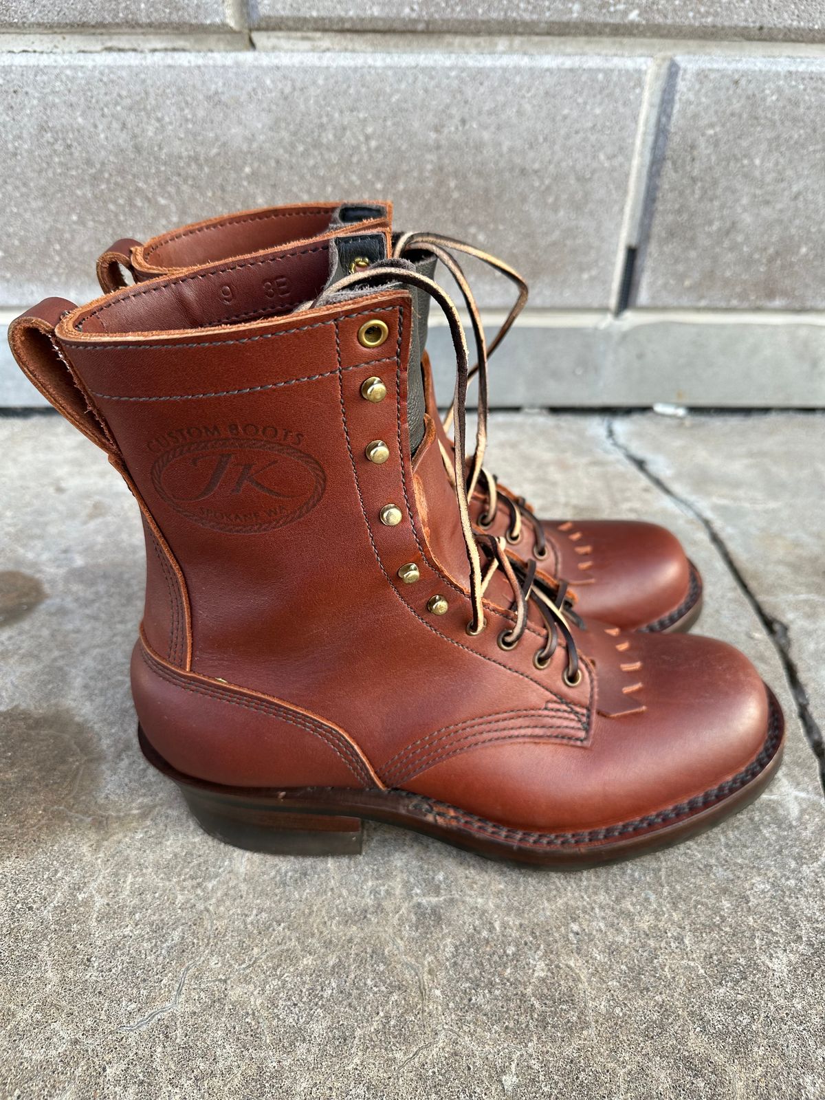 Photo by n_1n on November 1, 2024 of the JK Boots Harvester in Seidel Redwood Oil Tan.