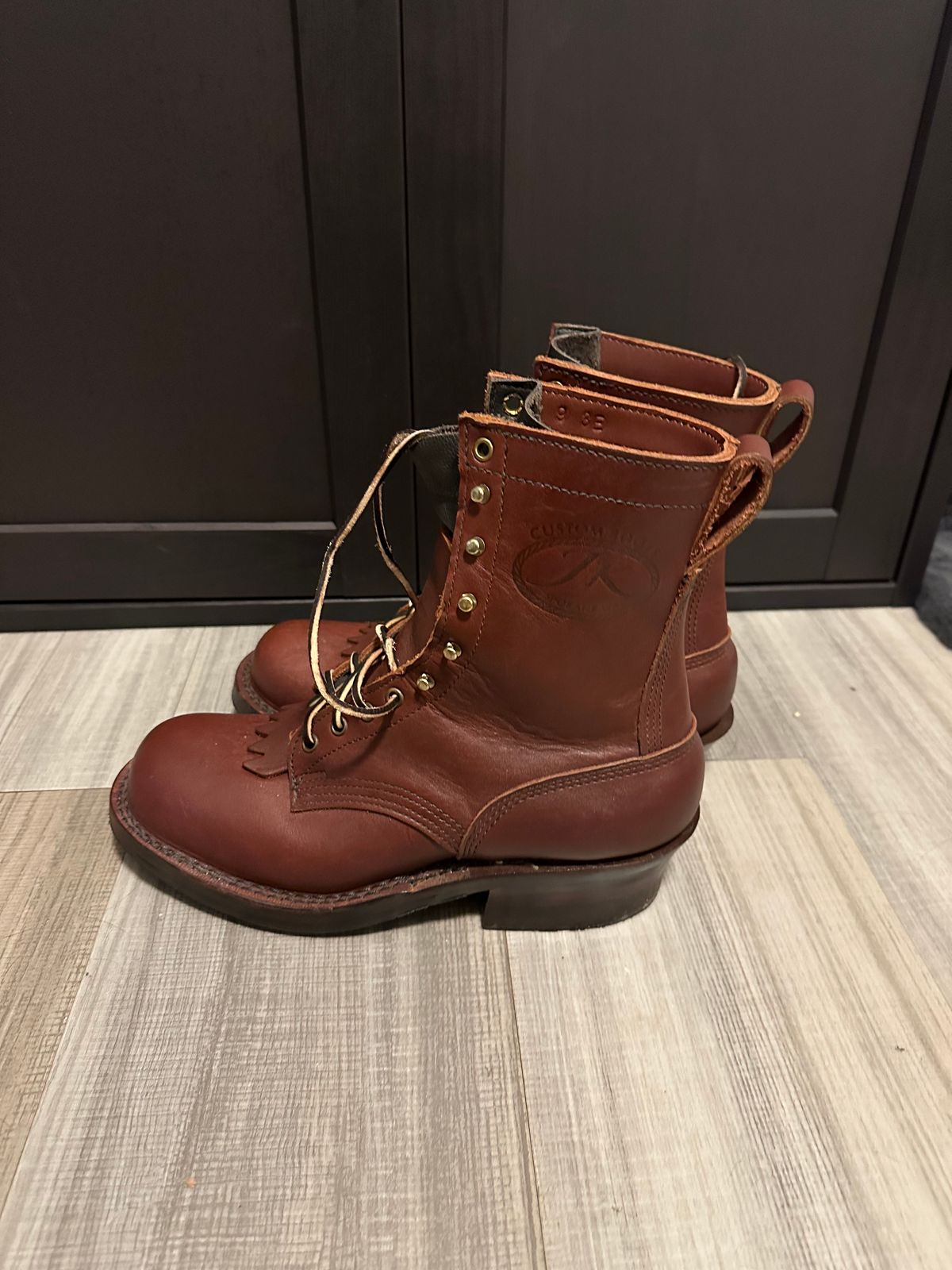 Photo by n_1n on December 6, 2024 of the JK Boots Harvester in Seidel Redwood Oil Tan.