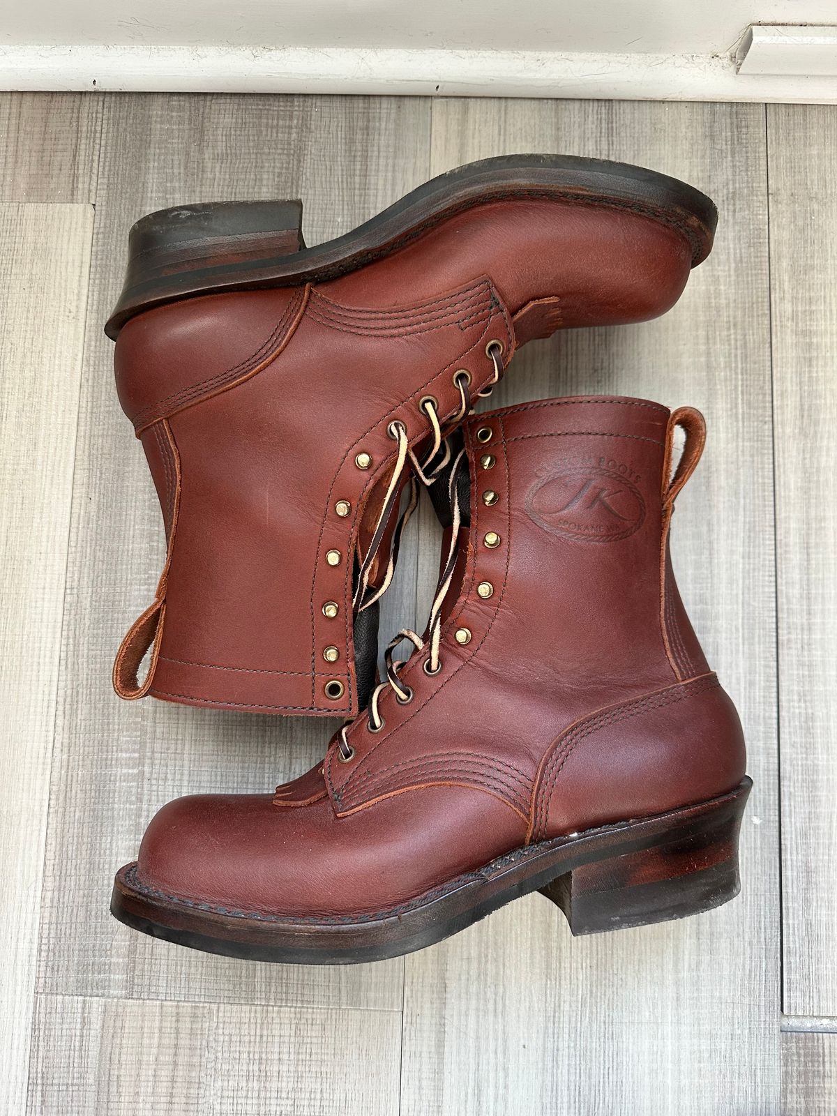 Photo by n_1n on January 5, 2025 of the JK Boots Harvester in Seidel Redwood Oil Tan.