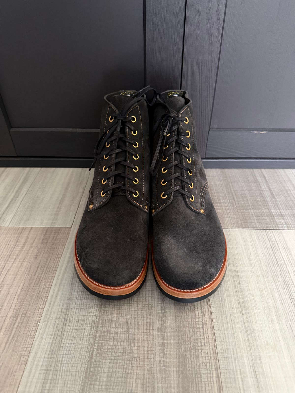 Photo by n_1n on October 1, 2025 of the Iron Boots The Great Escape in C.F. Stead Dark Gray Kudu Reverse.