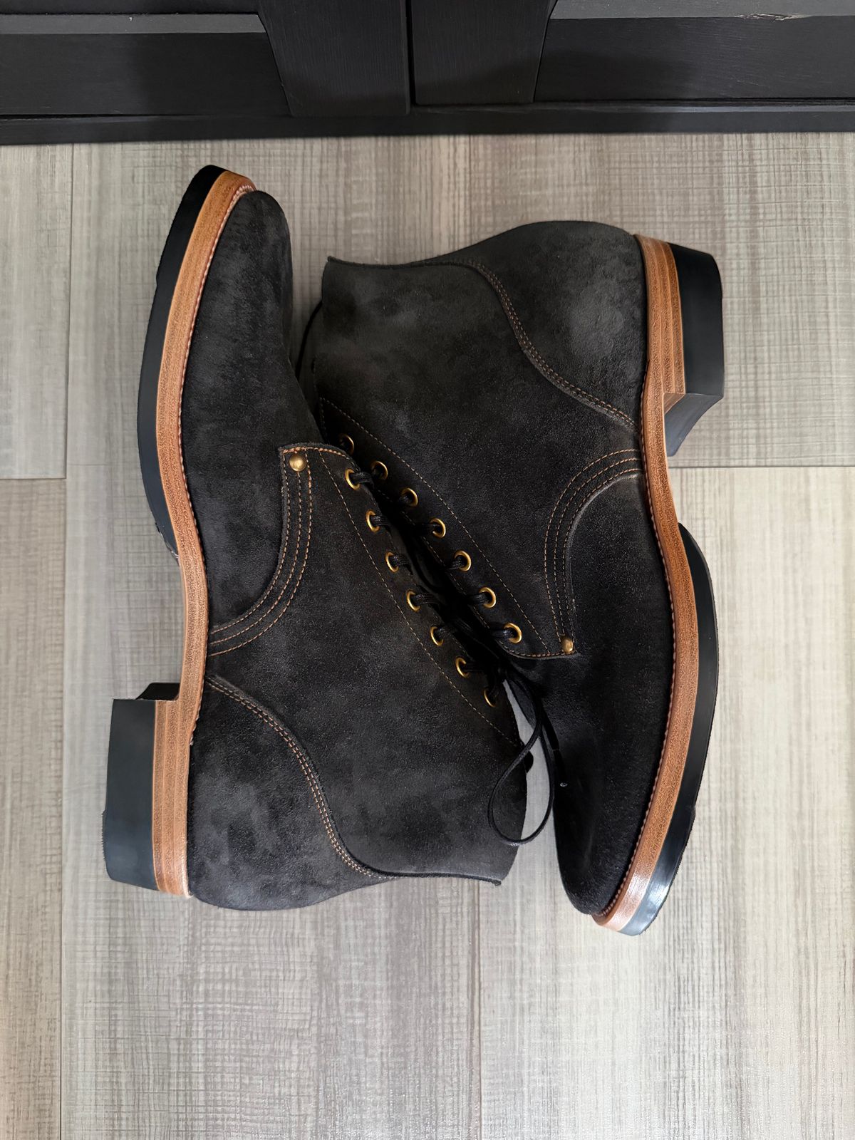 Photo by n_1n on October 1, 2025 of the Iron Boots The Great Escape in C.F. Stead Dark Gray Kudu Reverse.
