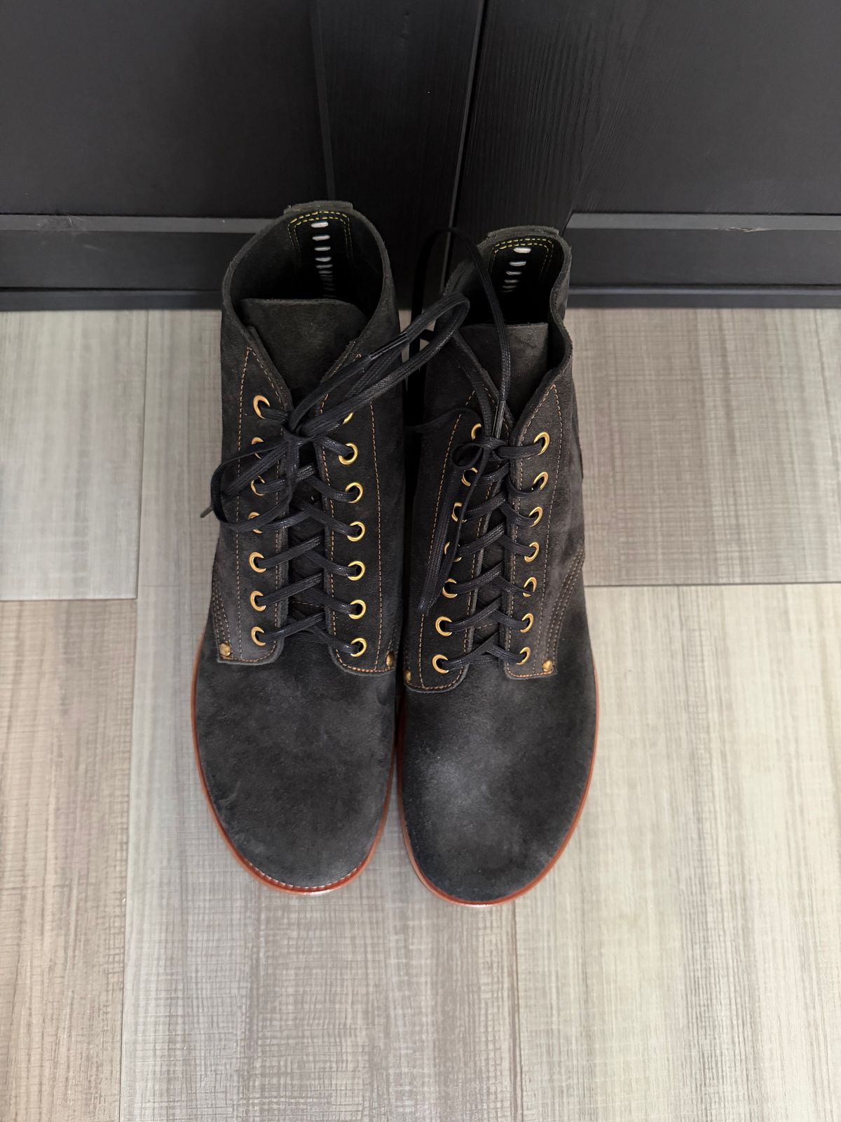 Photo by n_1n on October 1, 2025 of the Iron Boots The Great Escape in C.F. Stead Dark Gray Kudu Reverse.