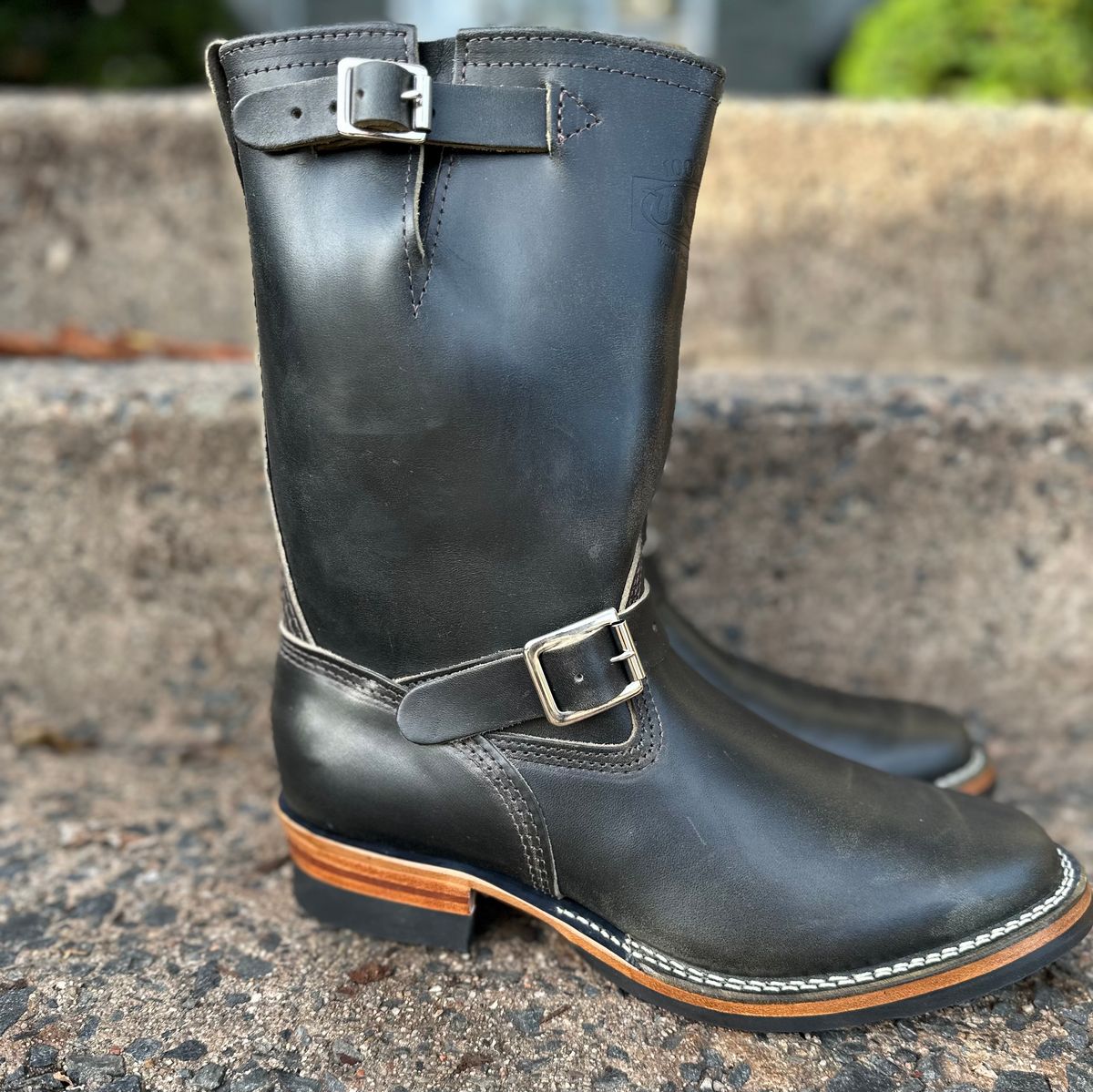 Photo by n_1n on October 1, 2022 of the Wesco Mister Lou in Maryam Petrolio Waxed Black Horsehide.