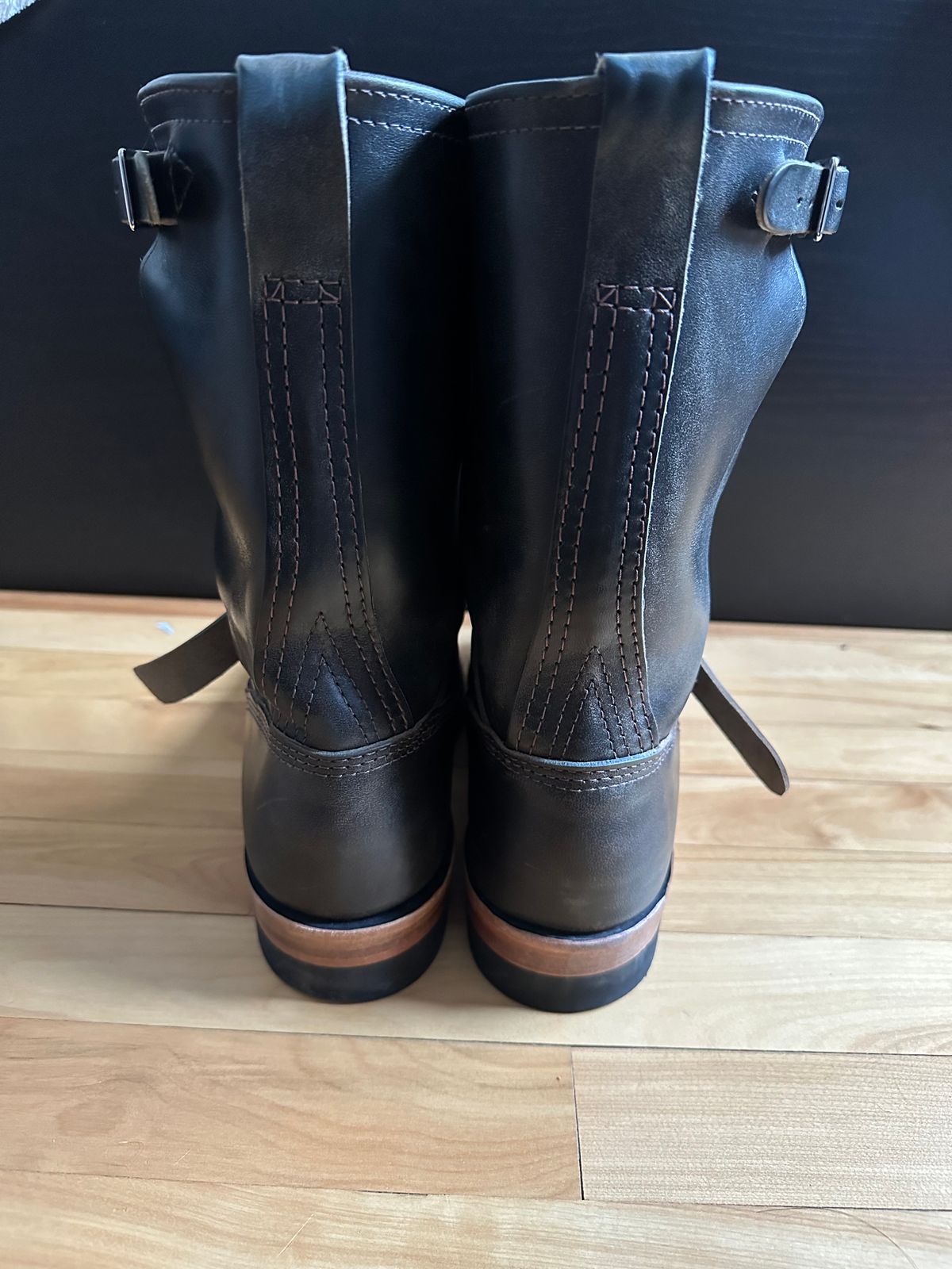 Photo by n_1n on January 4, 2023 of the Wesco Mister Lou in Maryam Petrolio Waxed Black Horsehide.