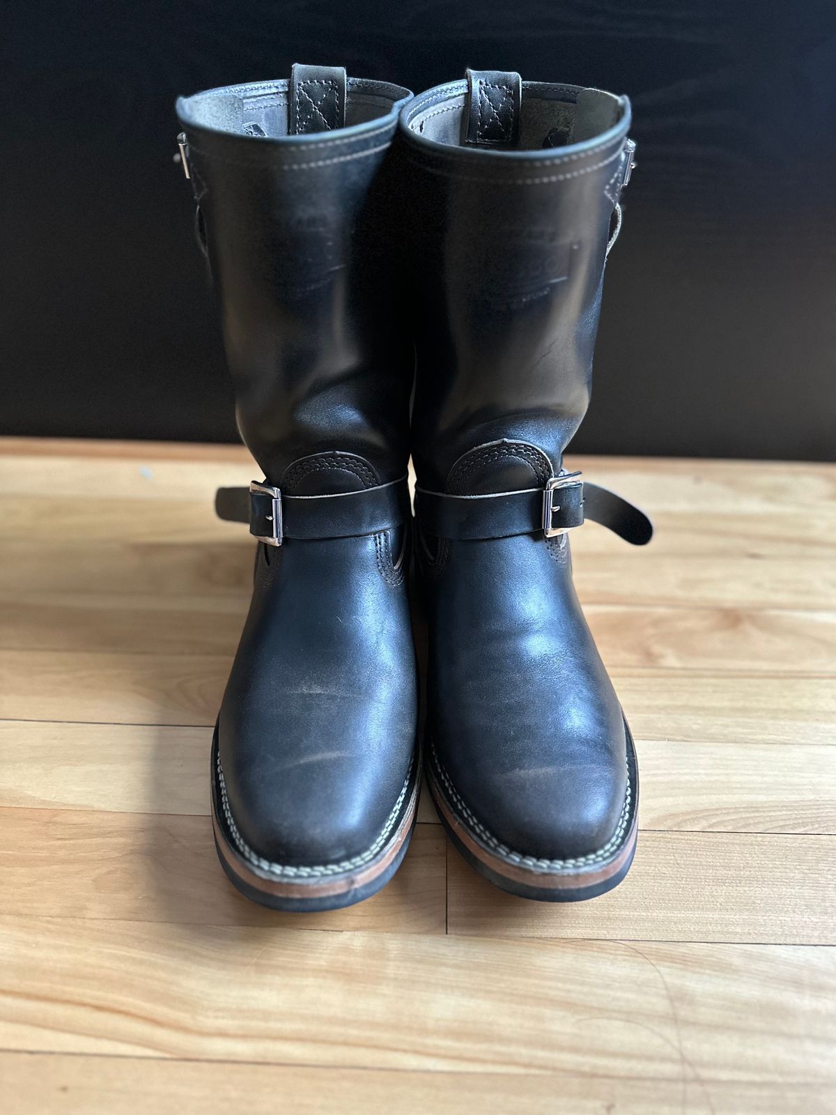 Photo by n_1n on January 4, 2023 of the Wesco Mister Lou in Maryam Petrolio Waxed Black Horsehide.