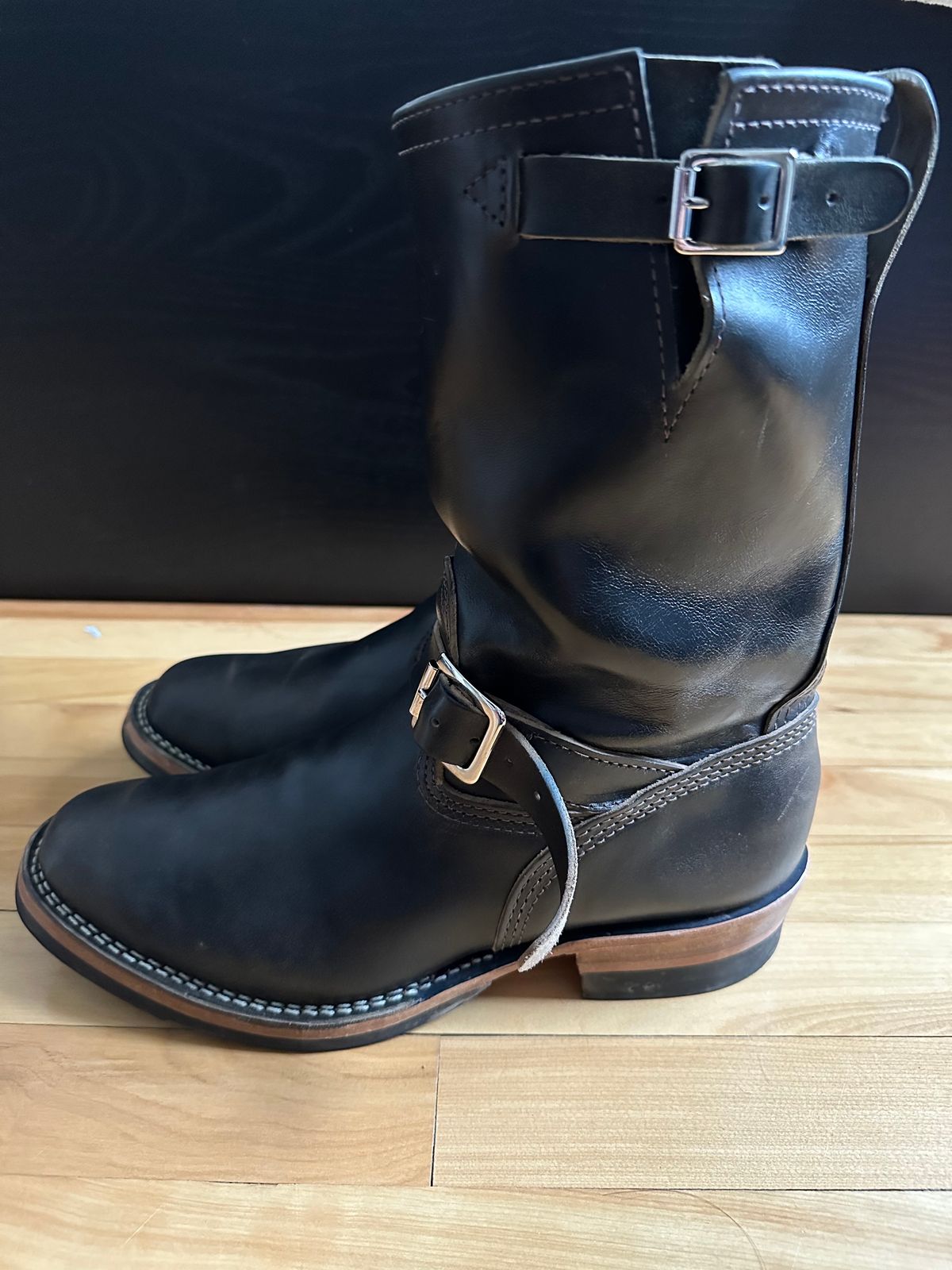 Photo by n_1n on January 4, 2023 of the Wesco Mister Lou in Maryam Petrolio Waxed Black Horsehide.
