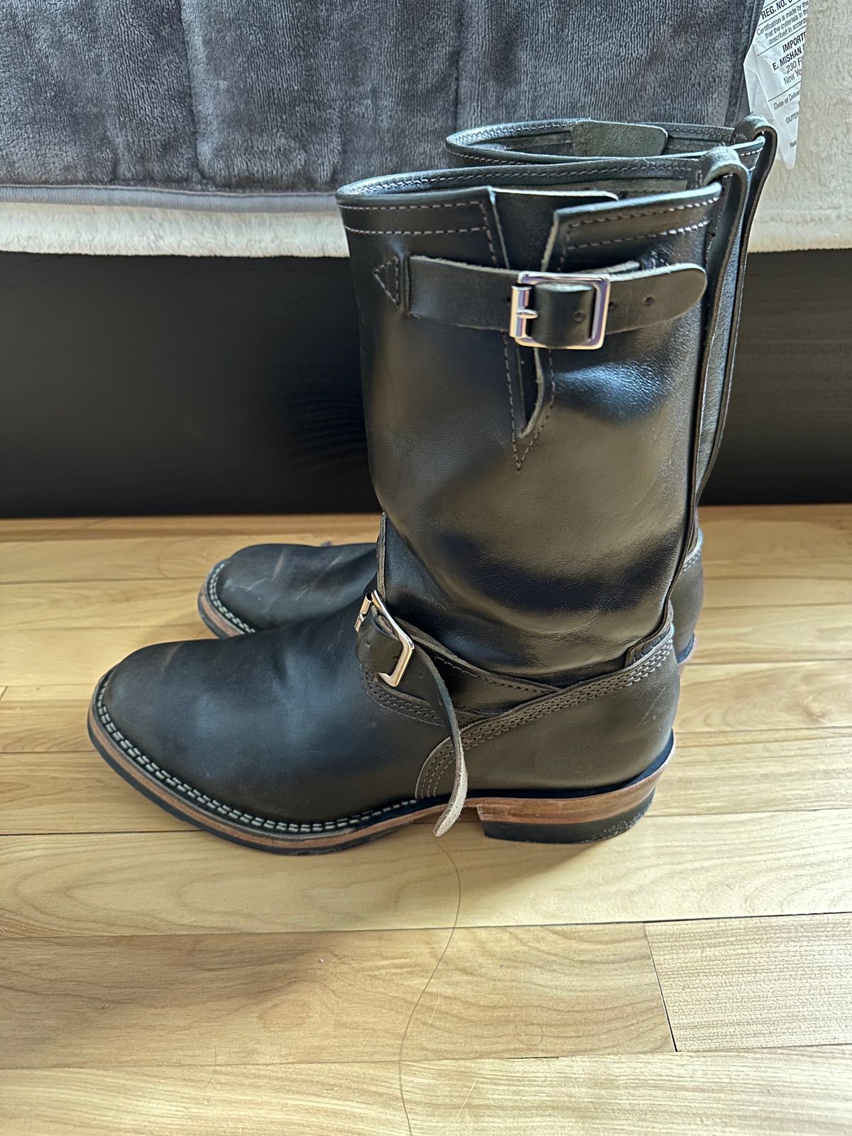 Photo by n_1n on February 5, 2023 of the Wesco Mister Lou in Maryam Petrolio Waxed Black Horsehide.