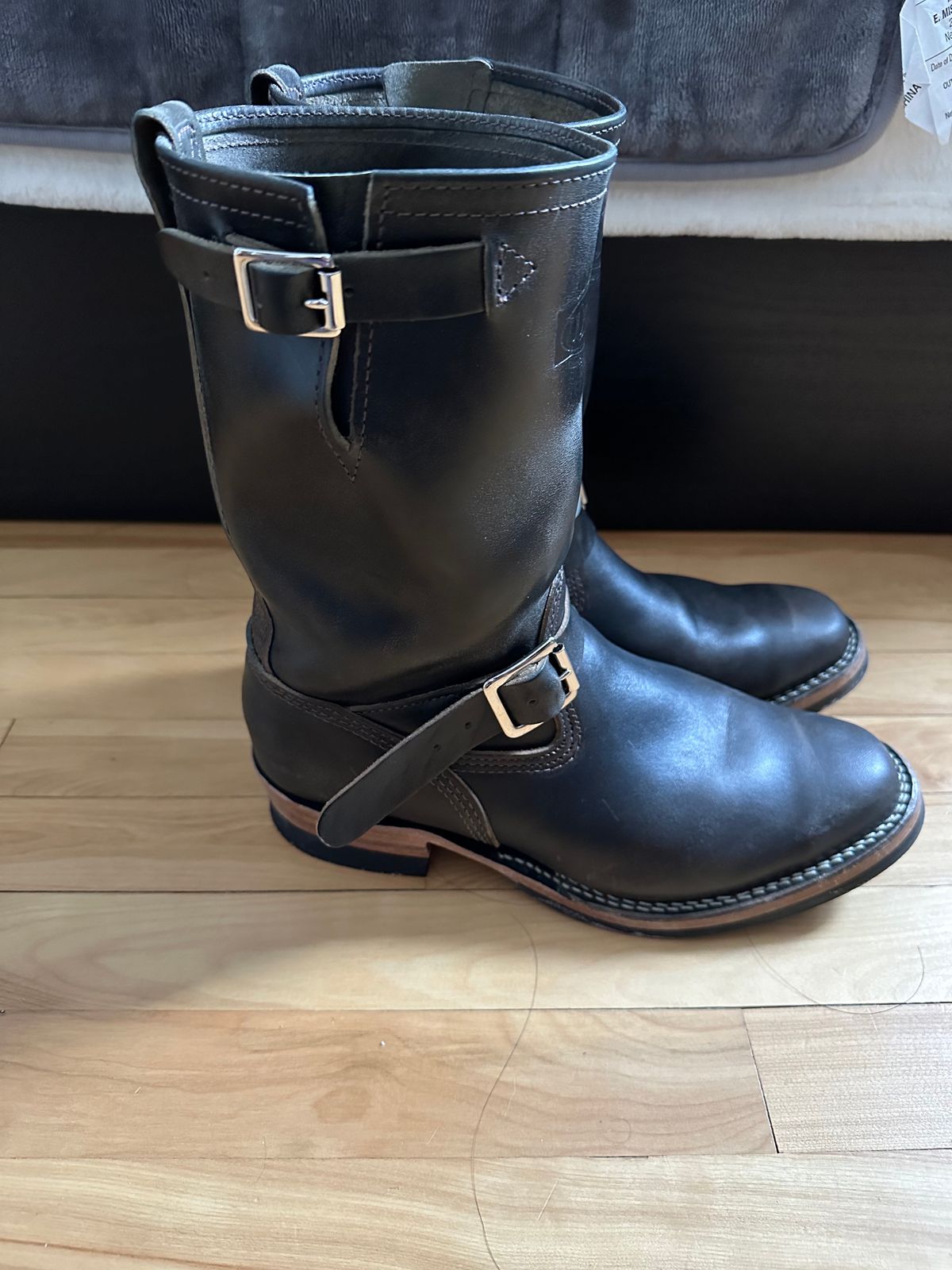 Photo by n_1n on February 5, 2023 of the Wesco Mister Lou in Maryam Petrolio Waxed Black Horsehide.