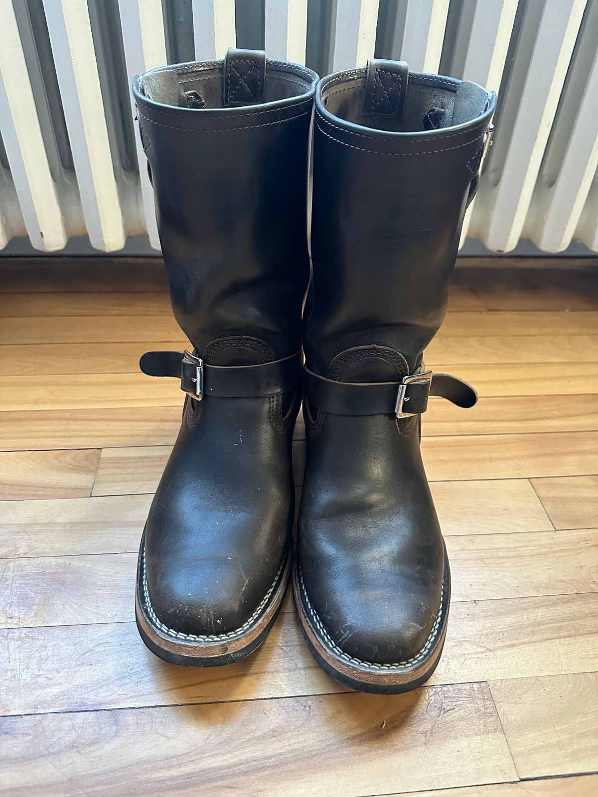 Photo by n_1n on March 5, 2023 of the Wesco Mister Lou in Maryam Petrolio Waxed Black Horsehide.