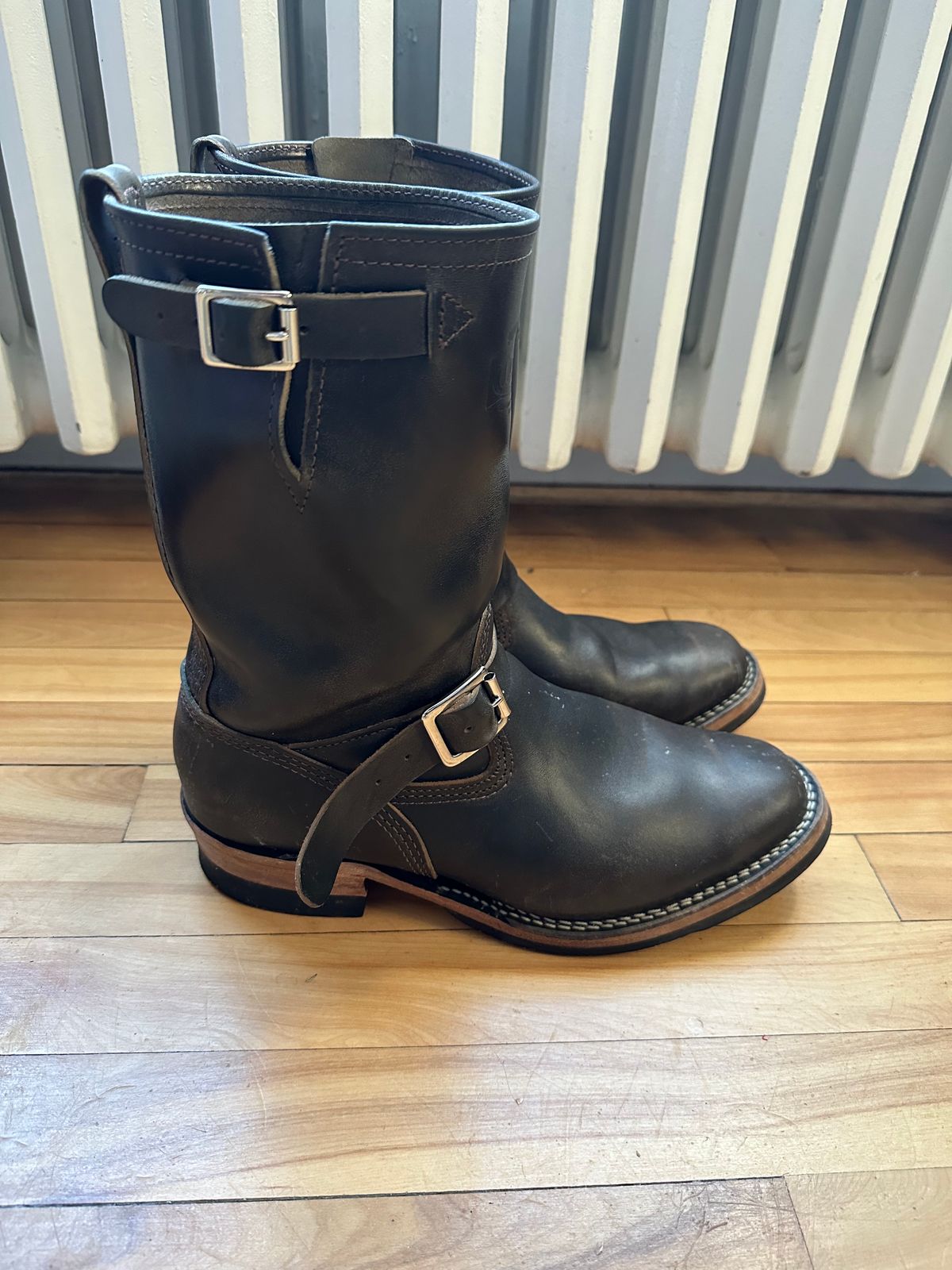 Photo by n_1n on March 5, 2023 of the Wesco Mister Lou in Maryam Petrolio Waxed Black Horsehide.