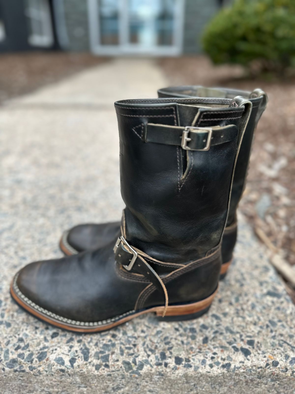 Photo by n_1n on April 5, 2023 of the Wesco Mister Lou in Maryam Petrolio Waxed Black Horsehide.