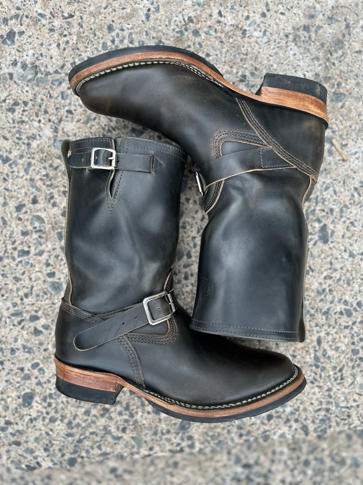 Photo by n_1n on April 5, 2023 of the Wesco Mister Lou in Maryam Petrolio Waxed Black Horsehide.