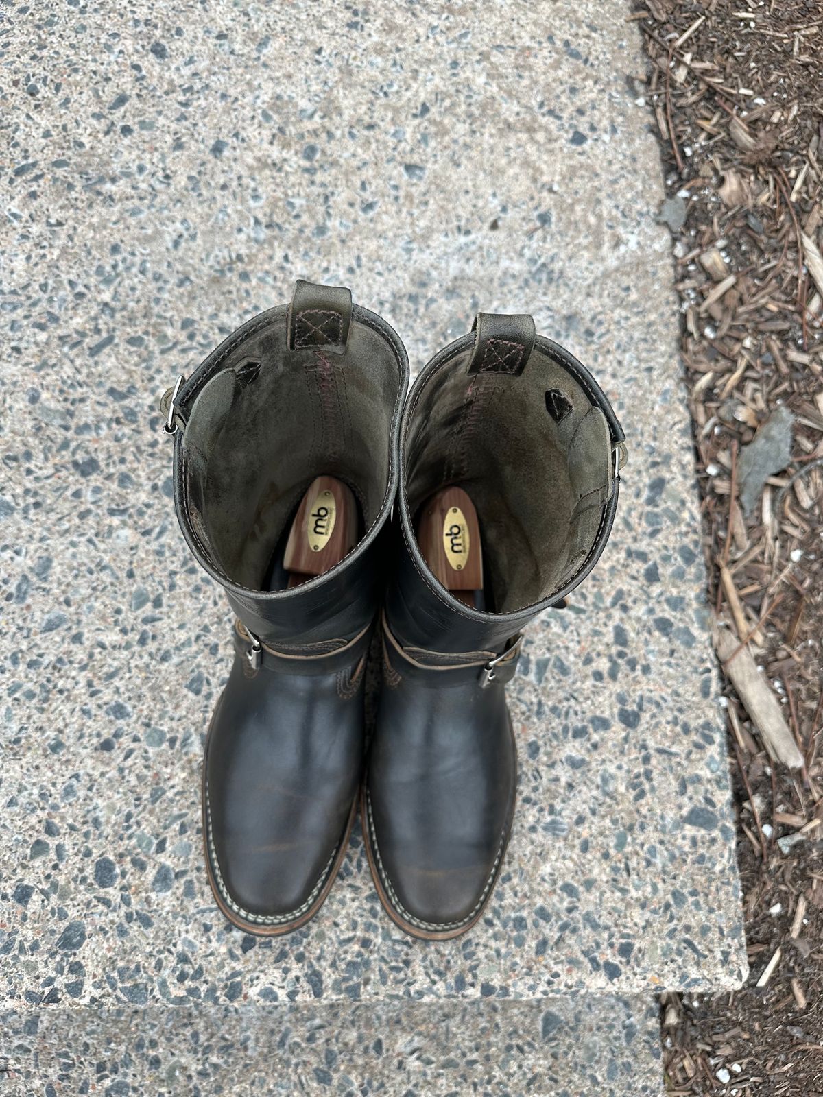 Photo by n_1n on April 5, 2023 of the Wesco Mister Lou in Maryam Petrolio Waxed Black Horsehide.