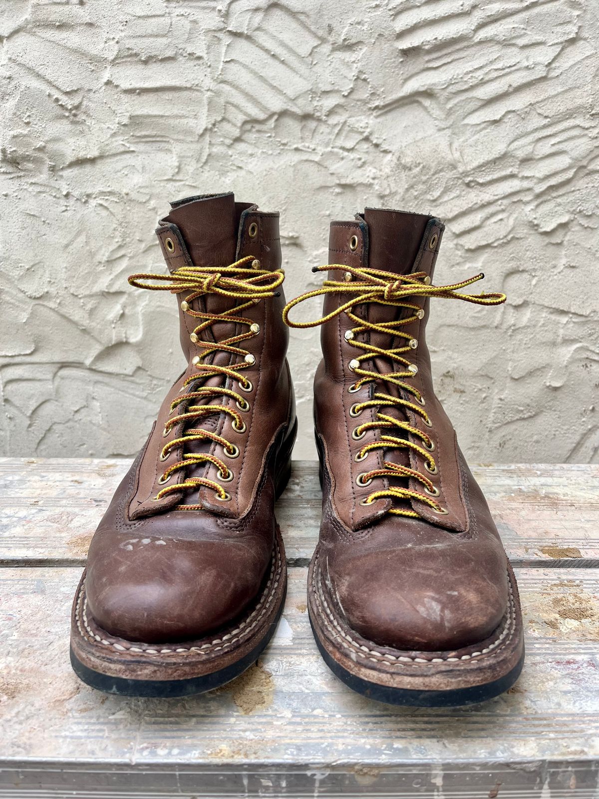 Photo by neon.runoff on December 3, 2022 of the White's Smokejumper in Horween Natural Chromexcel.