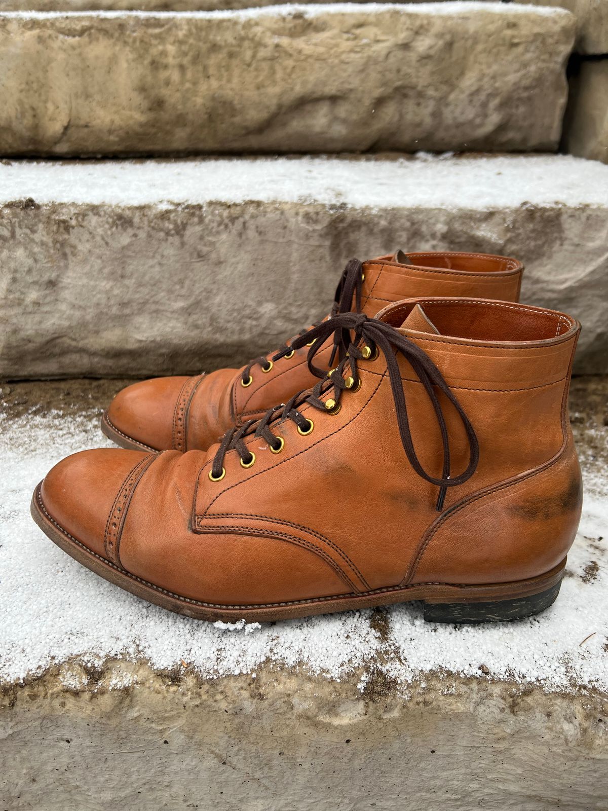 Photo by cronmok on December 3, 2022 of the Iron Boots Devil Dog in Maryam Washed Natural Horsefront.
