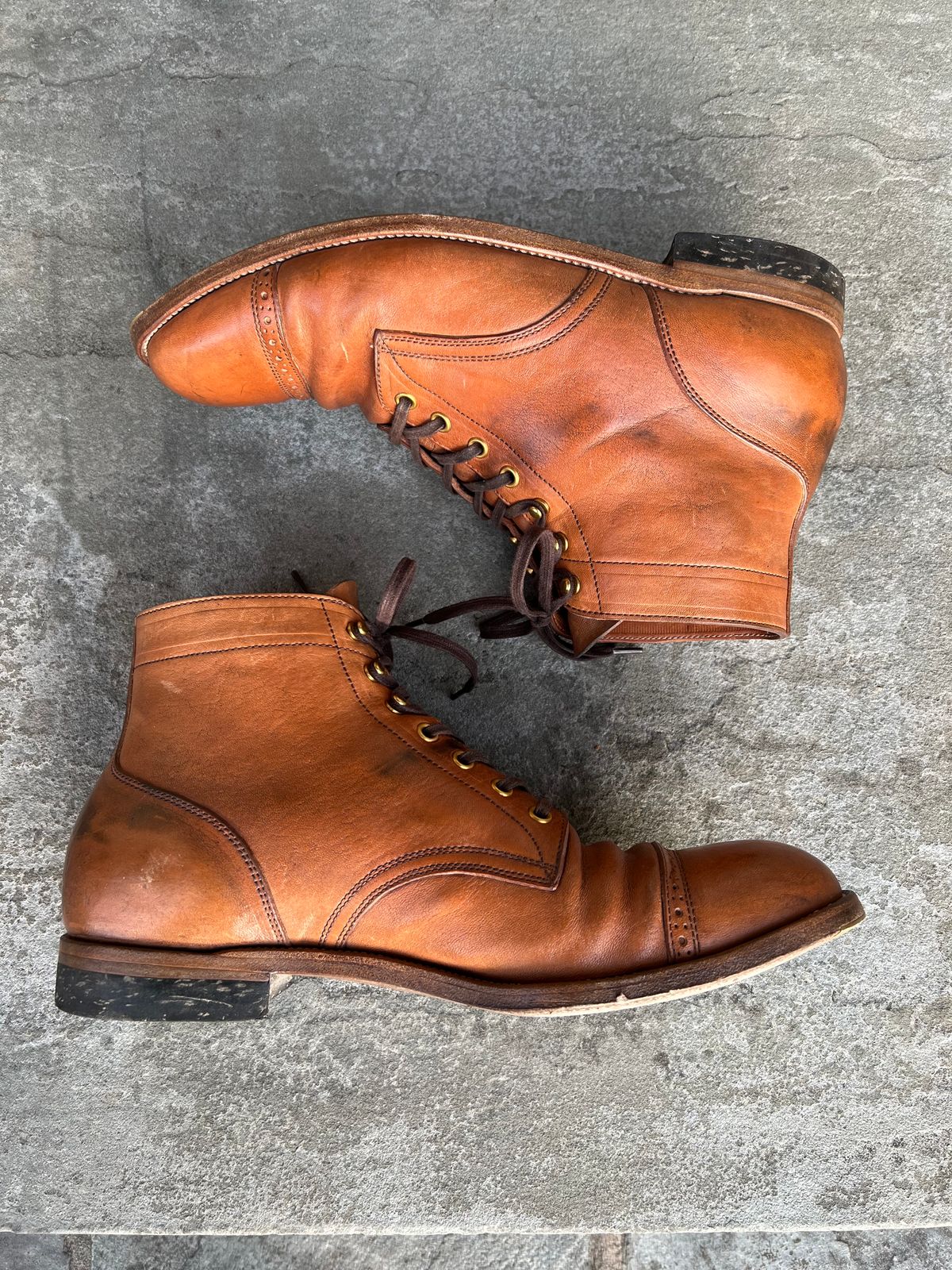 Photo by cronmok on February 4, 2023 of the Iron Boots Devil Dog in Maryam Washed Natural Horsefront.