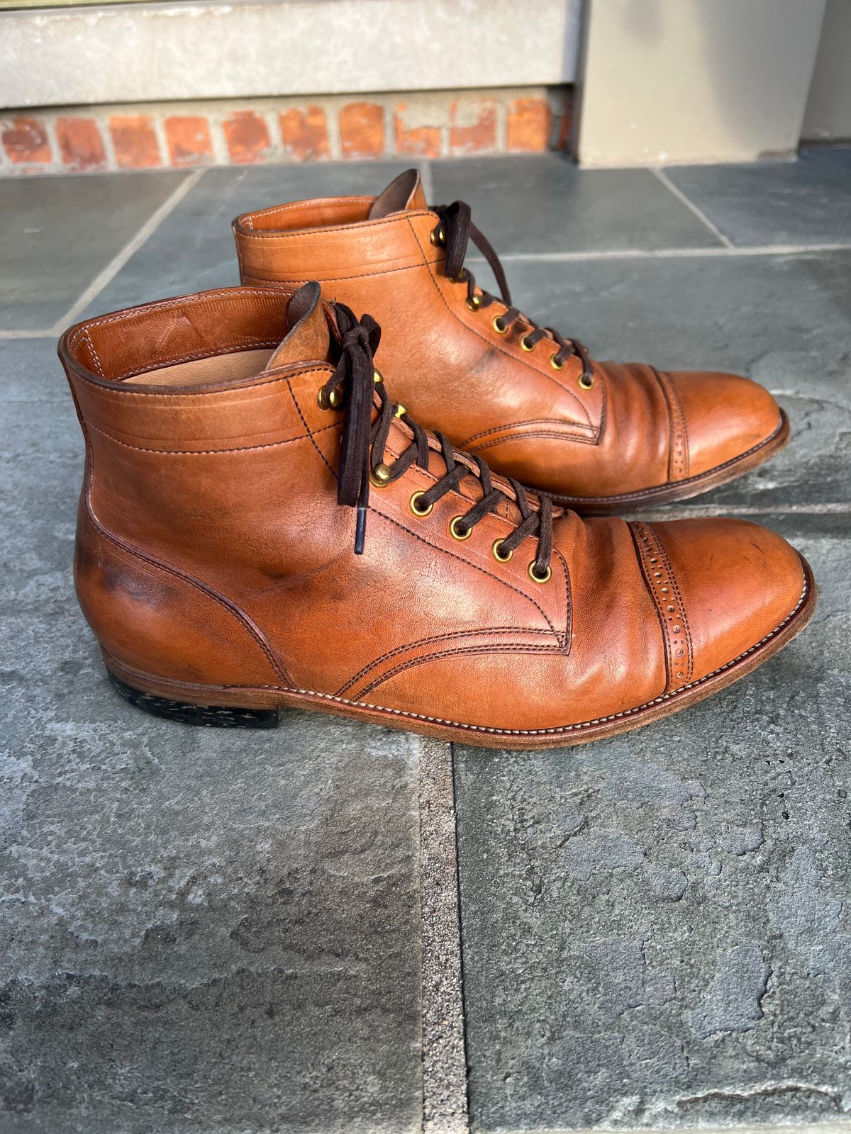 Photo by cronmok on February 4, 2023 of the Iron Boots Devil Dog in Maryam Washed Natural Horsefront.
