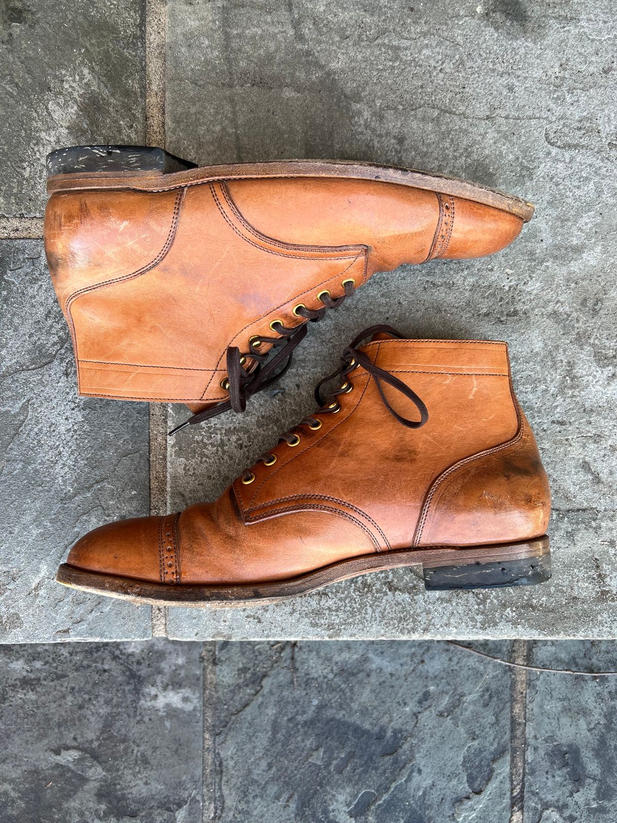 Photo by cronmok on March 4, 2023 of the Iron Boots Devil Dog in Maryam Washed Natural Horsefront.
